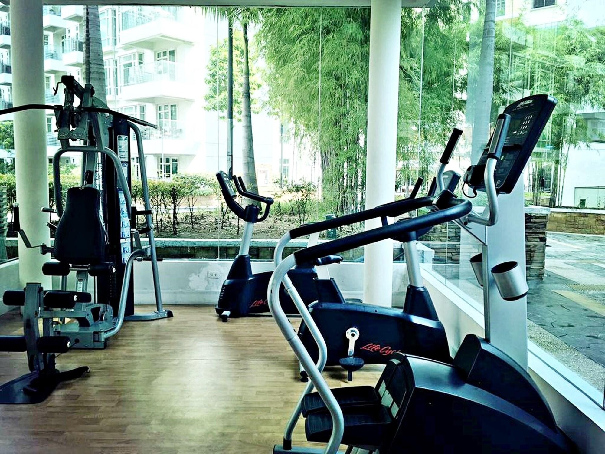 Gimnasio Max Stays Max Style at Parkside Villas