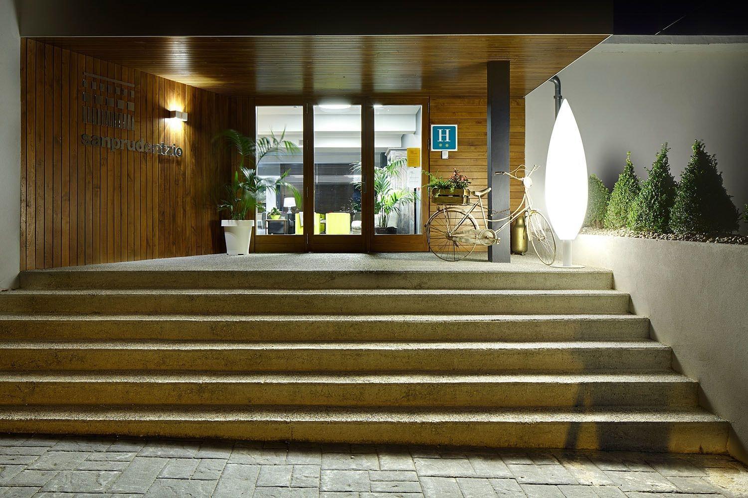 Vista Exterior Hotel San Prudentzio