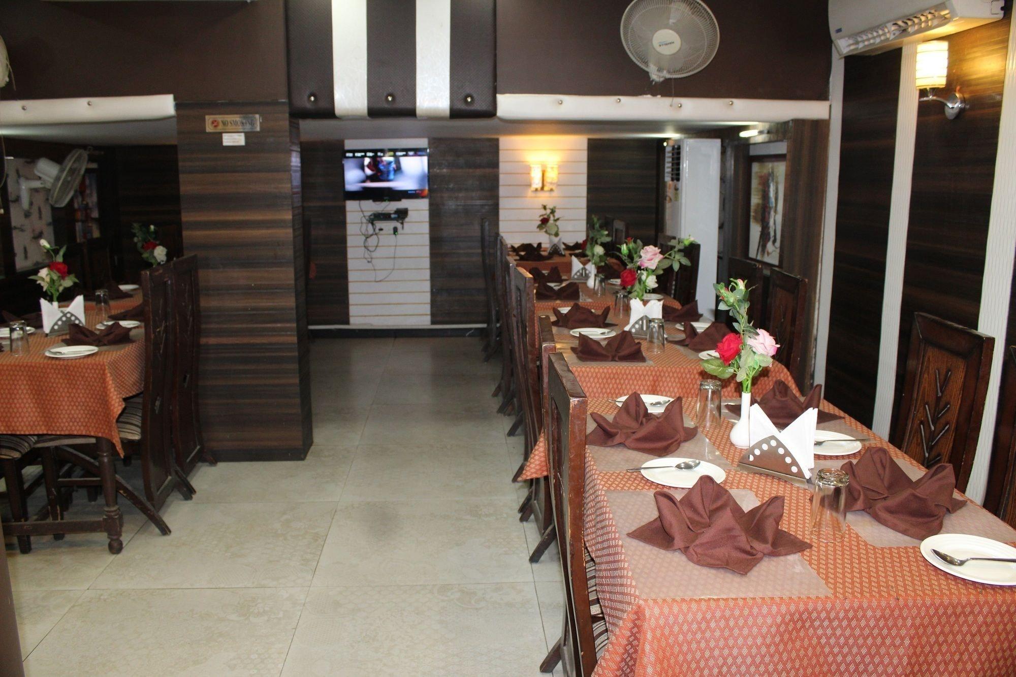 Restaurant ADB Rooms Park Inn Varanasi