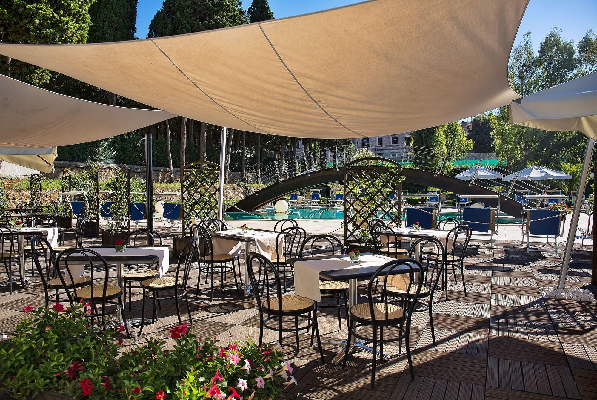 Restaurant LH Hotel Excel Roma Montemario