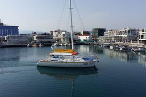 Actividad - Crucero familiar de día completo en catamarán desde Limassol con almuerzo