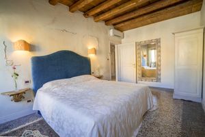 Arriendo temporal - Palazzo Veneziano, located right on Venice's main canal, with a rooftop terrace
