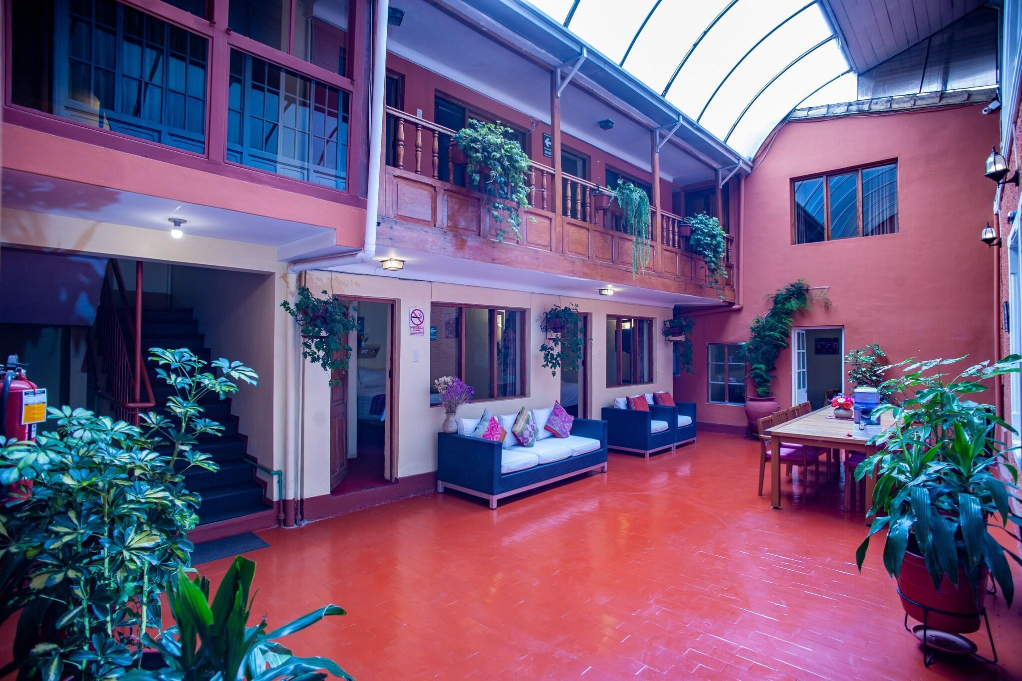 Varios Eco Inn
