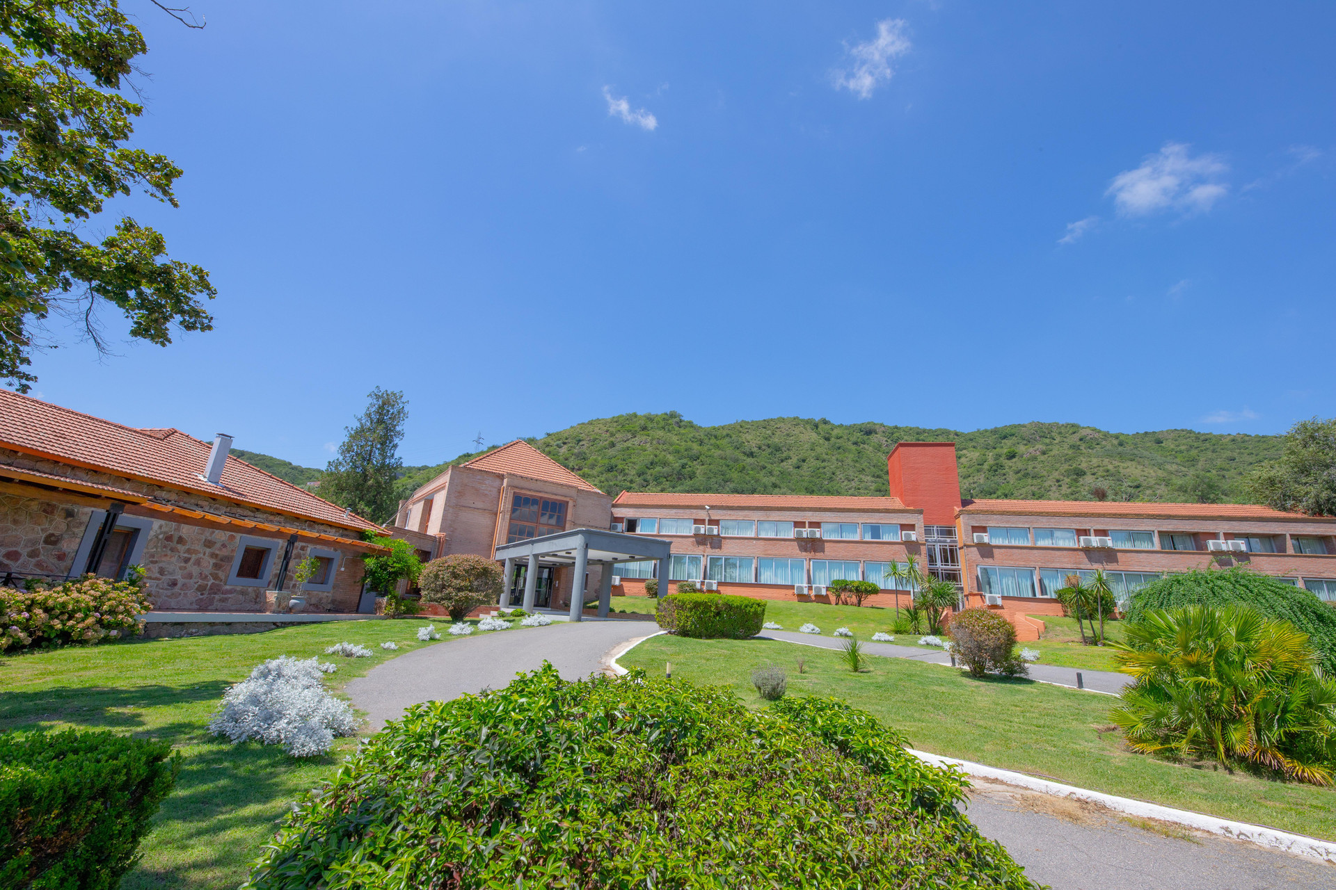 Vista Exterior Pinares del Cerro Resort & Suites