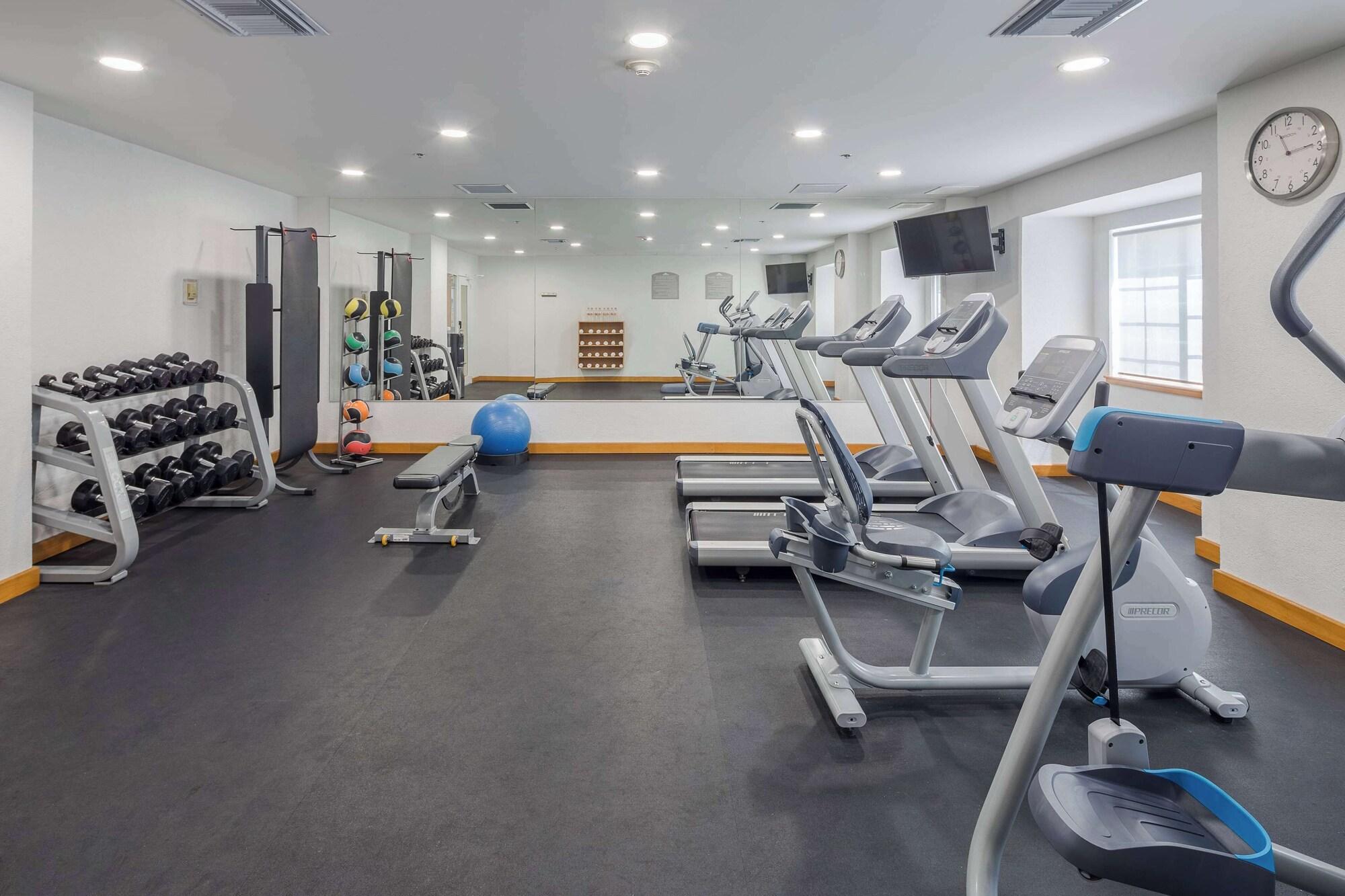 Gimnasio Microtel Inn & Suites by Wyndham Culiacan