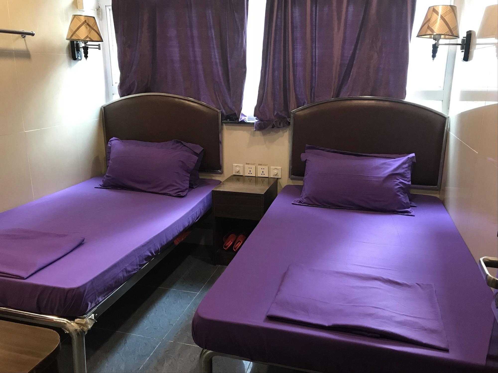 Varios Paris Guest House