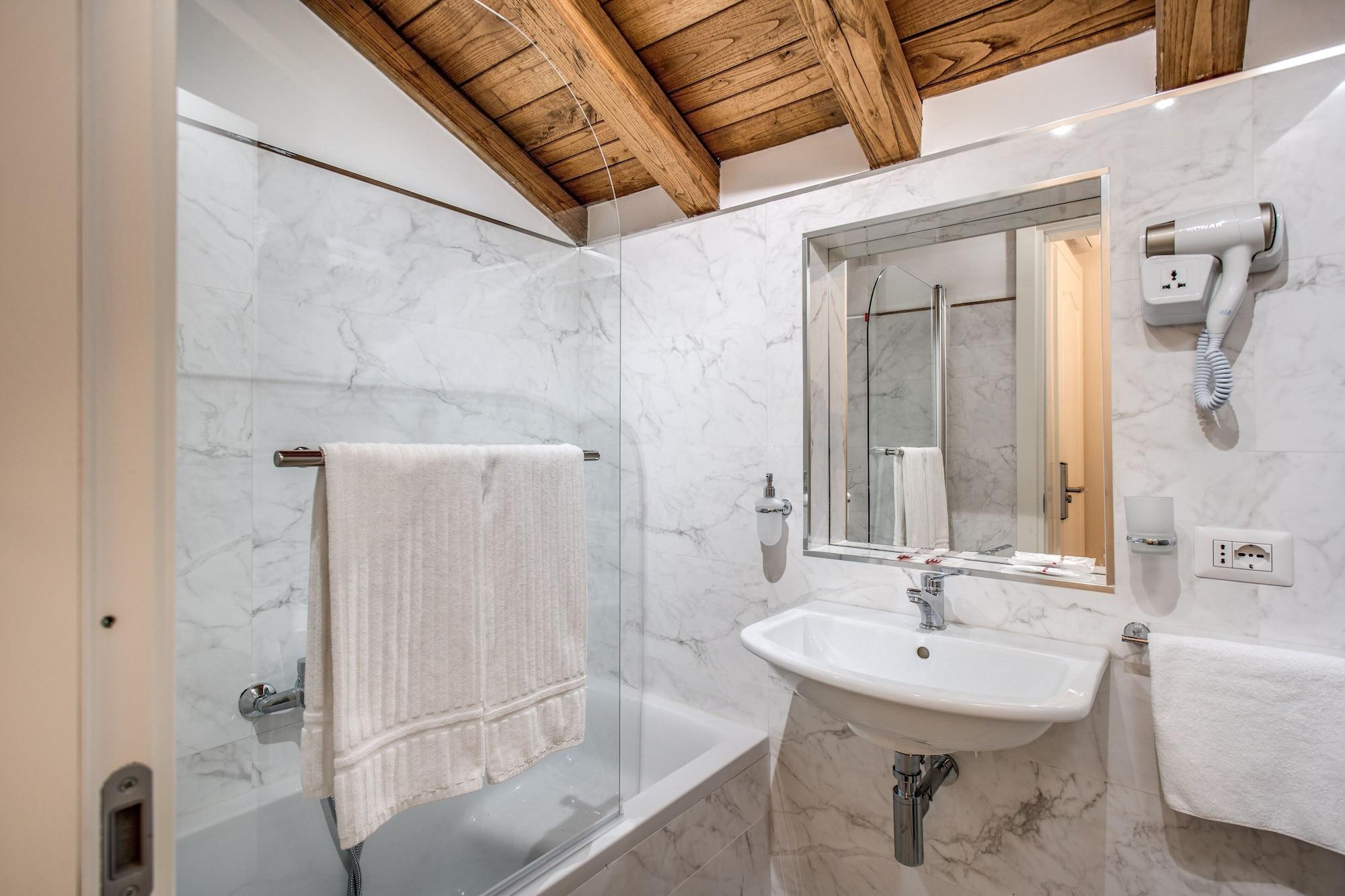 Equipamiento de Habitación Hotel San Silvestro