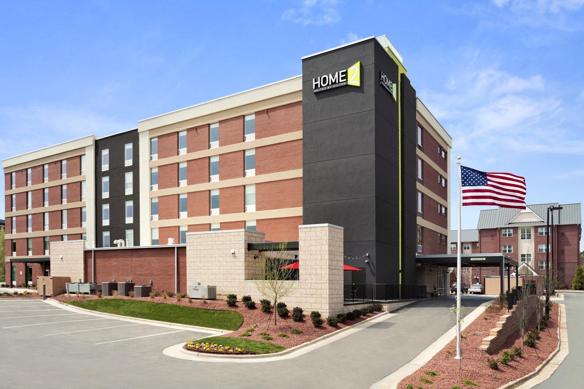 Vista Exterior Home2 Suites by Hilton Greensboro Airport, NC