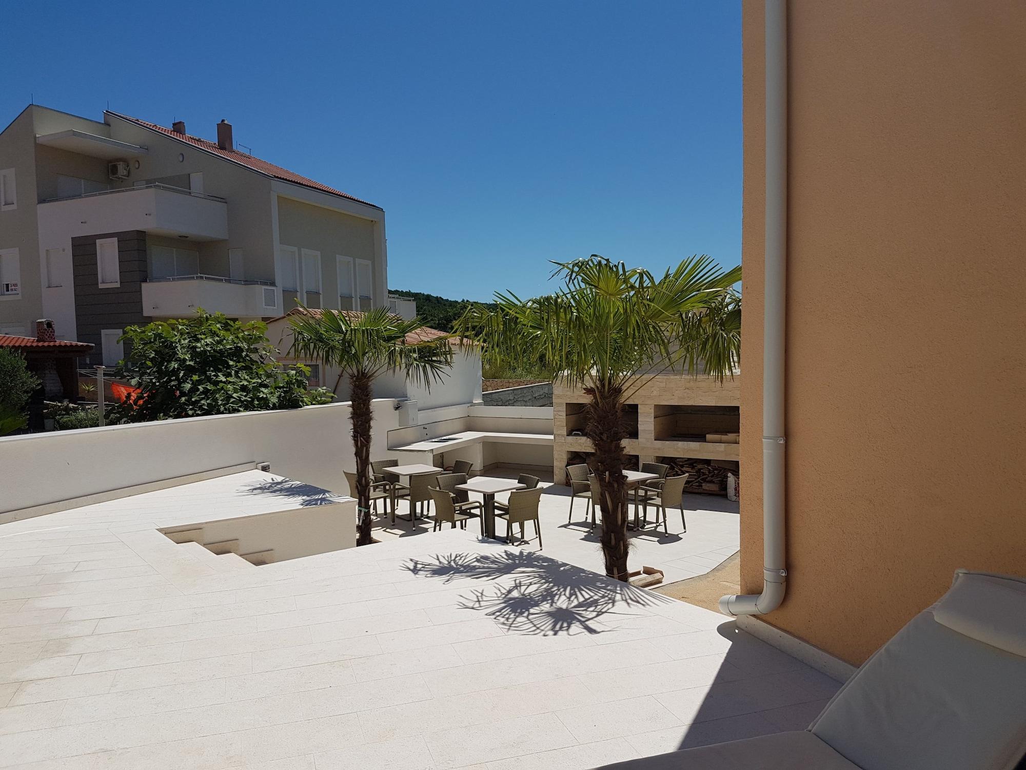 Bar/Salón Orange Apartments