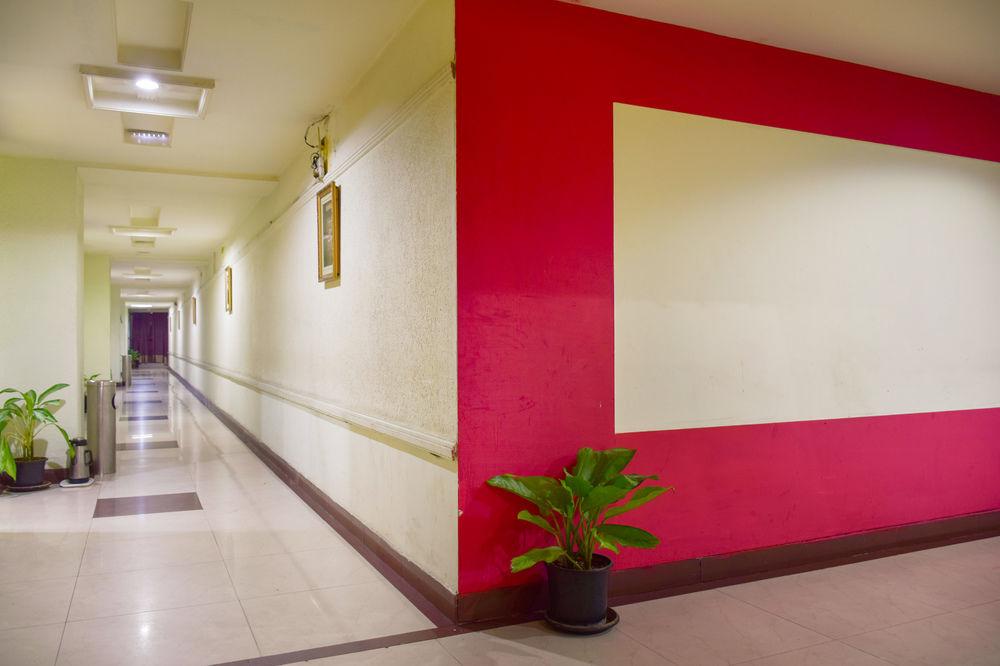 Varios ZO Rooms Ameerpet Satyam