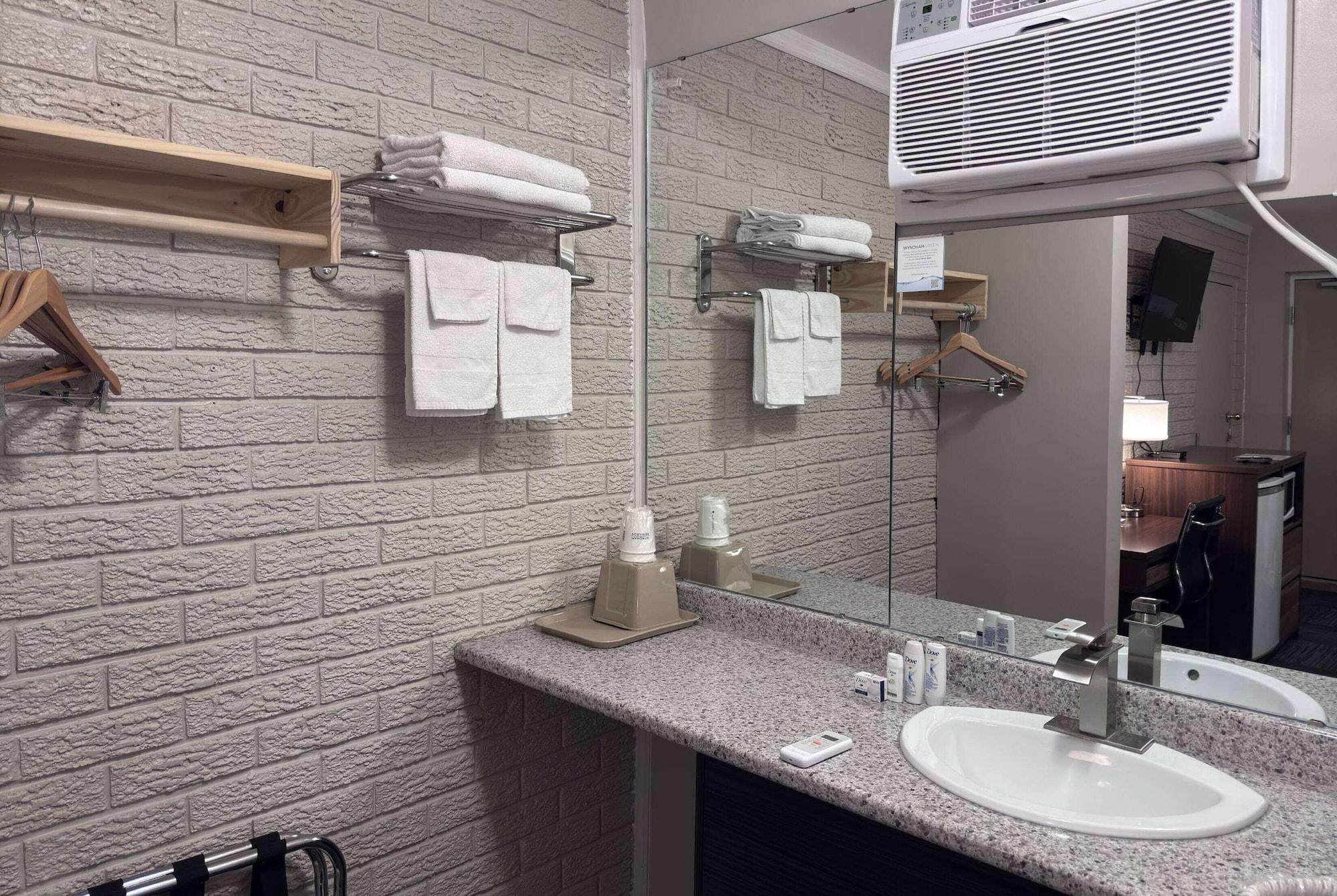 Equipamiento de Habitación Super 8 by Wyndham Guelph