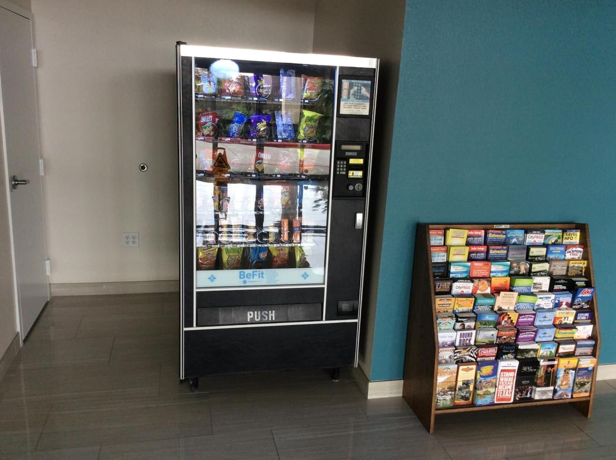 Vista Lobby Regency Inn and Suites