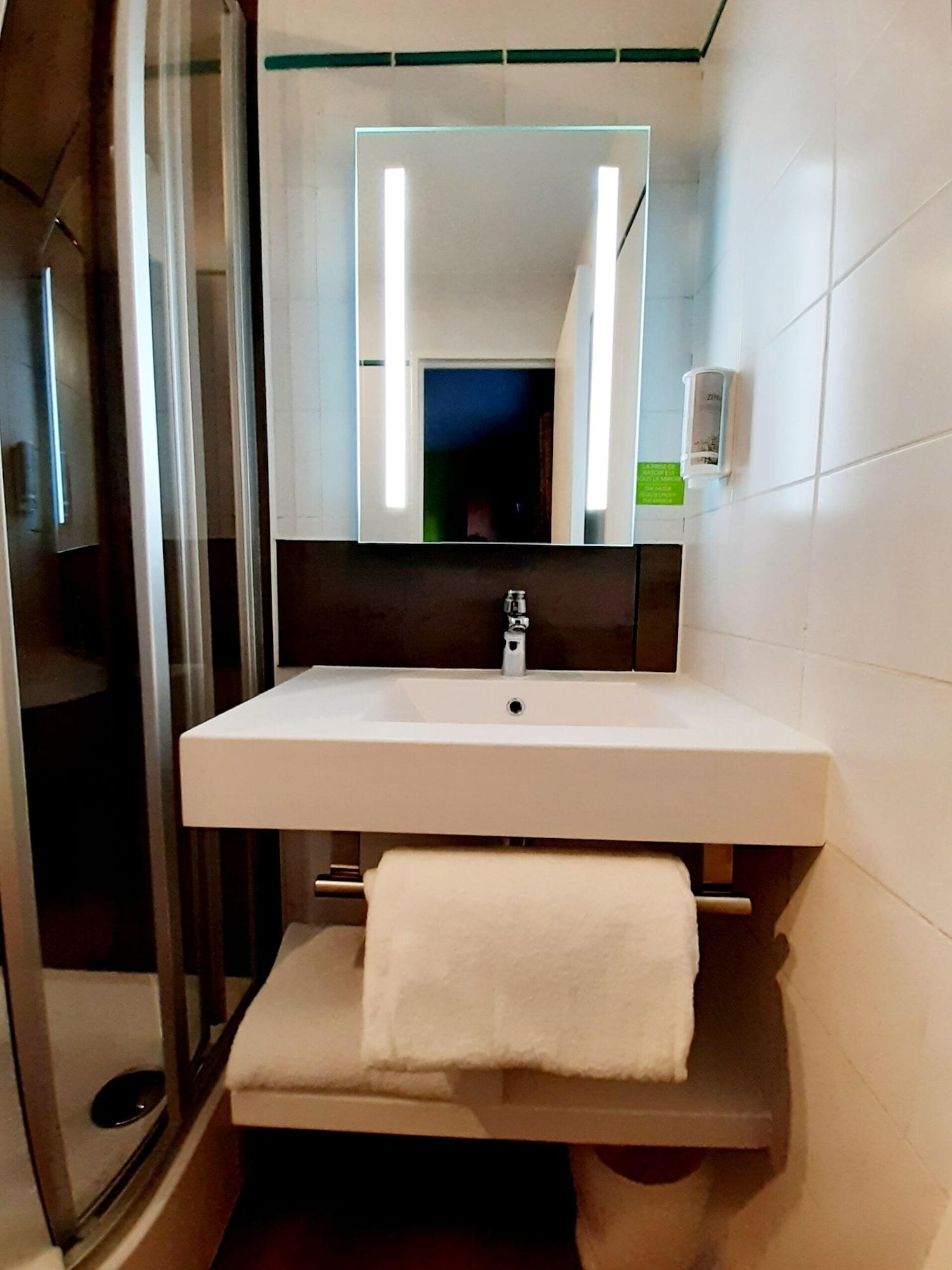 Equipamiento de Habitación Brit Hotel Confort Rouen Centre