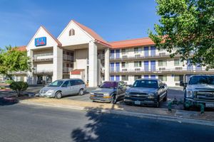 undefined - Motel 6 Fresno, CA - Yosemite Hwy