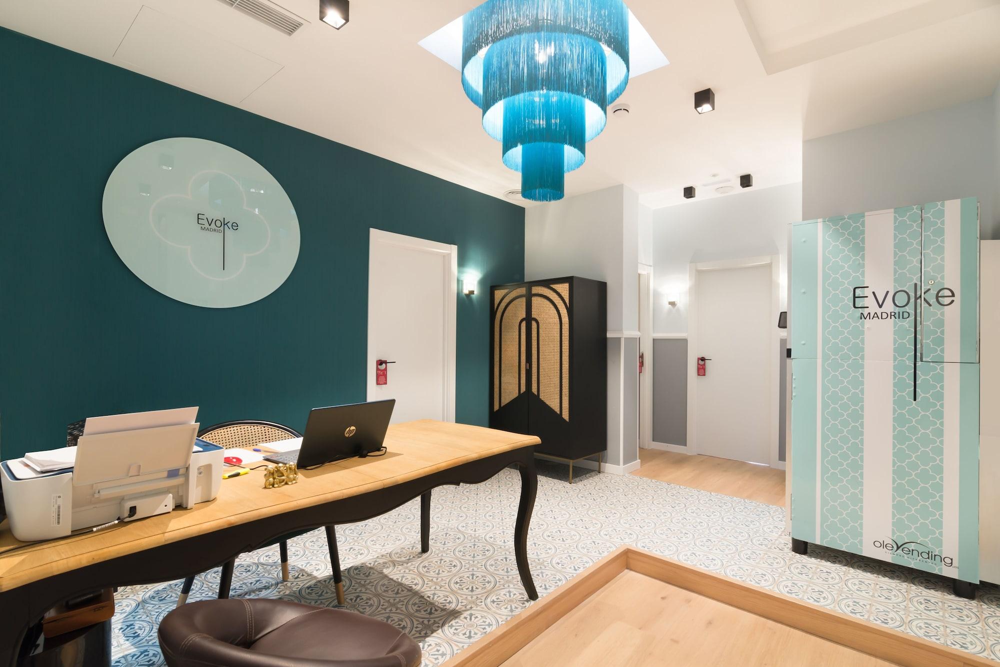 Varios Hostal Evoke Madrid
