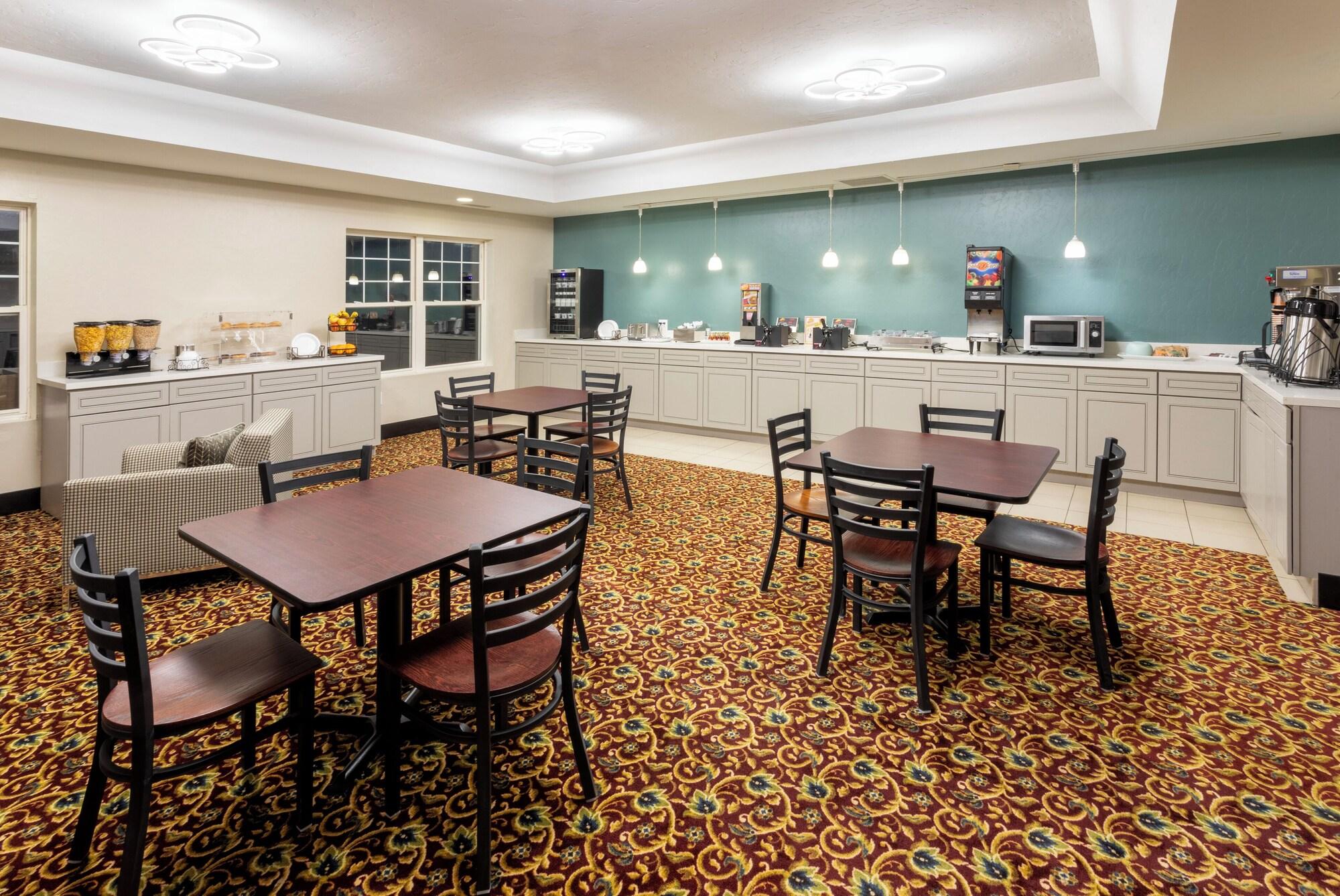 Varios GrandStay Hotel & Suites - Waunakee