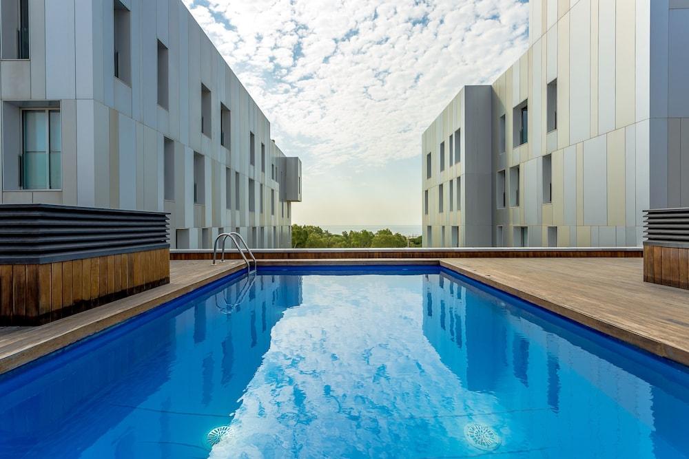 Vista Piscina Homearound Rambla Suite & Pool