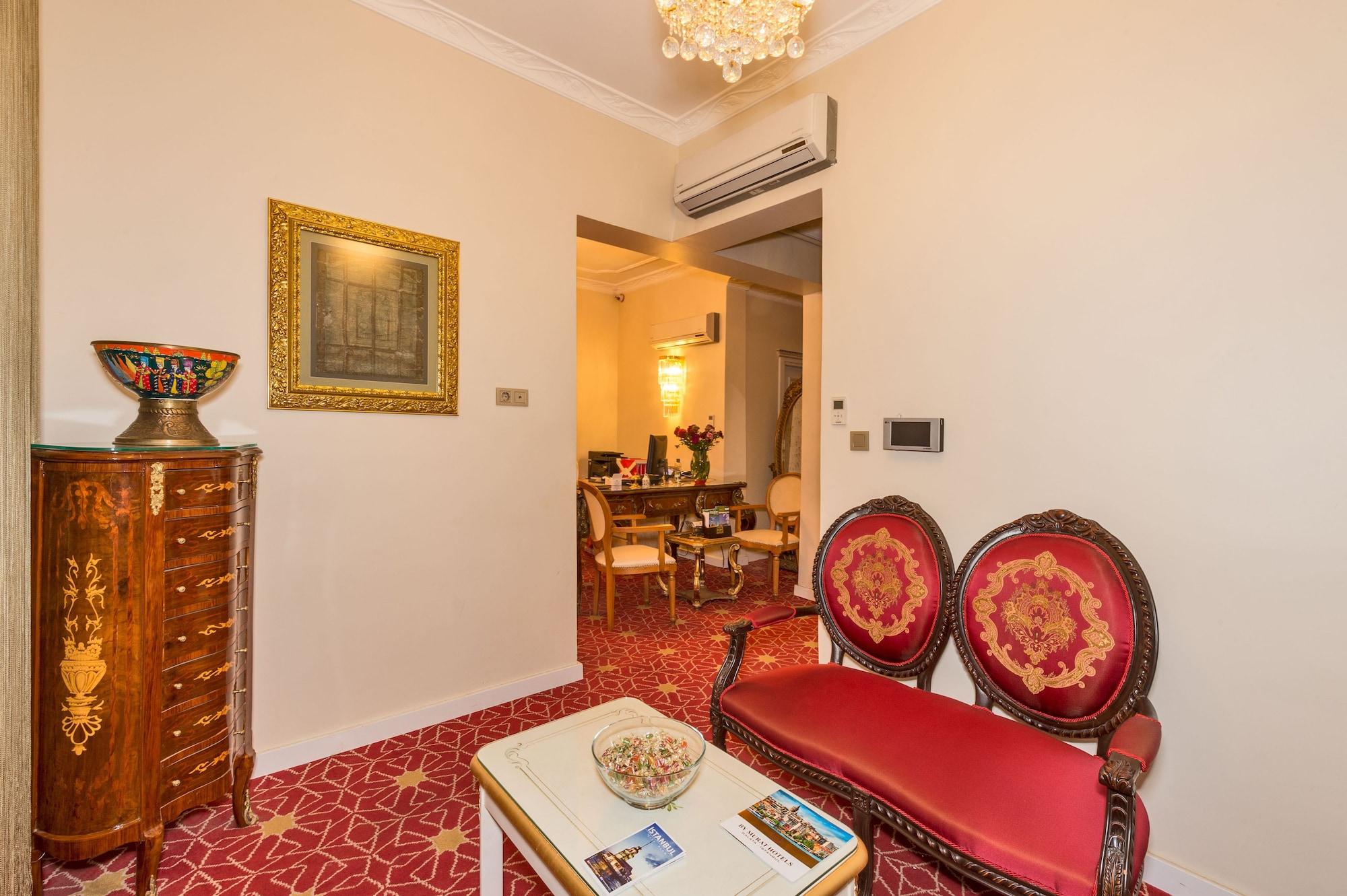 Vista Lobby By Murat Crown Hotel