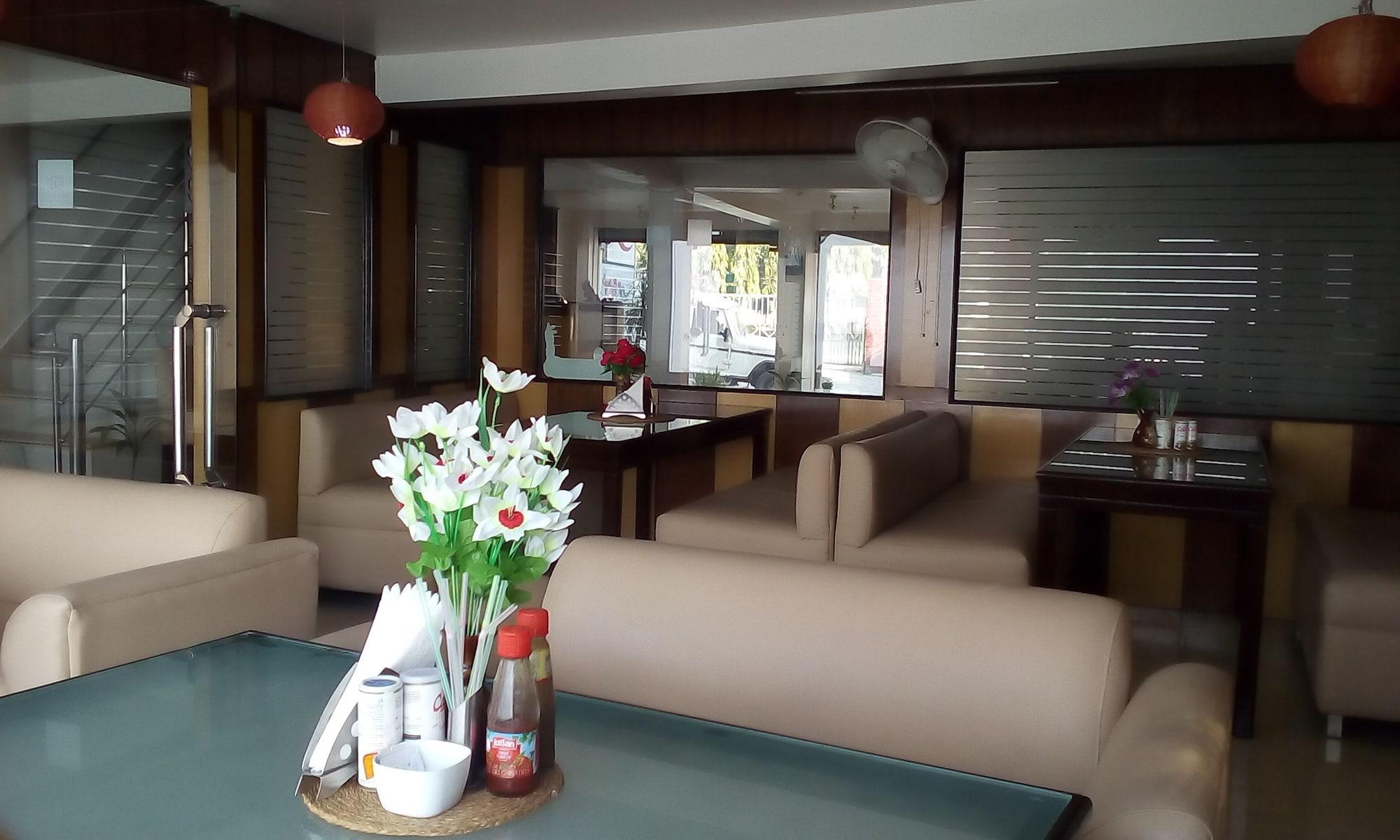 Restaurant Hotel Ganesha Inn Ganga View