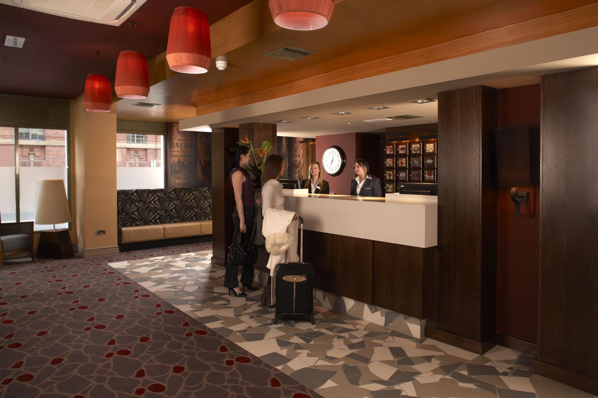 Vista Lobby Hotel Indigo Leeds by IHG