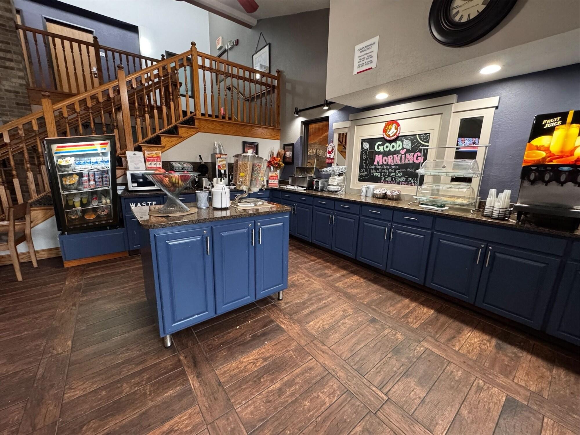 Restaurant AmericInn by Wyndham White Bear Lake St. Paul