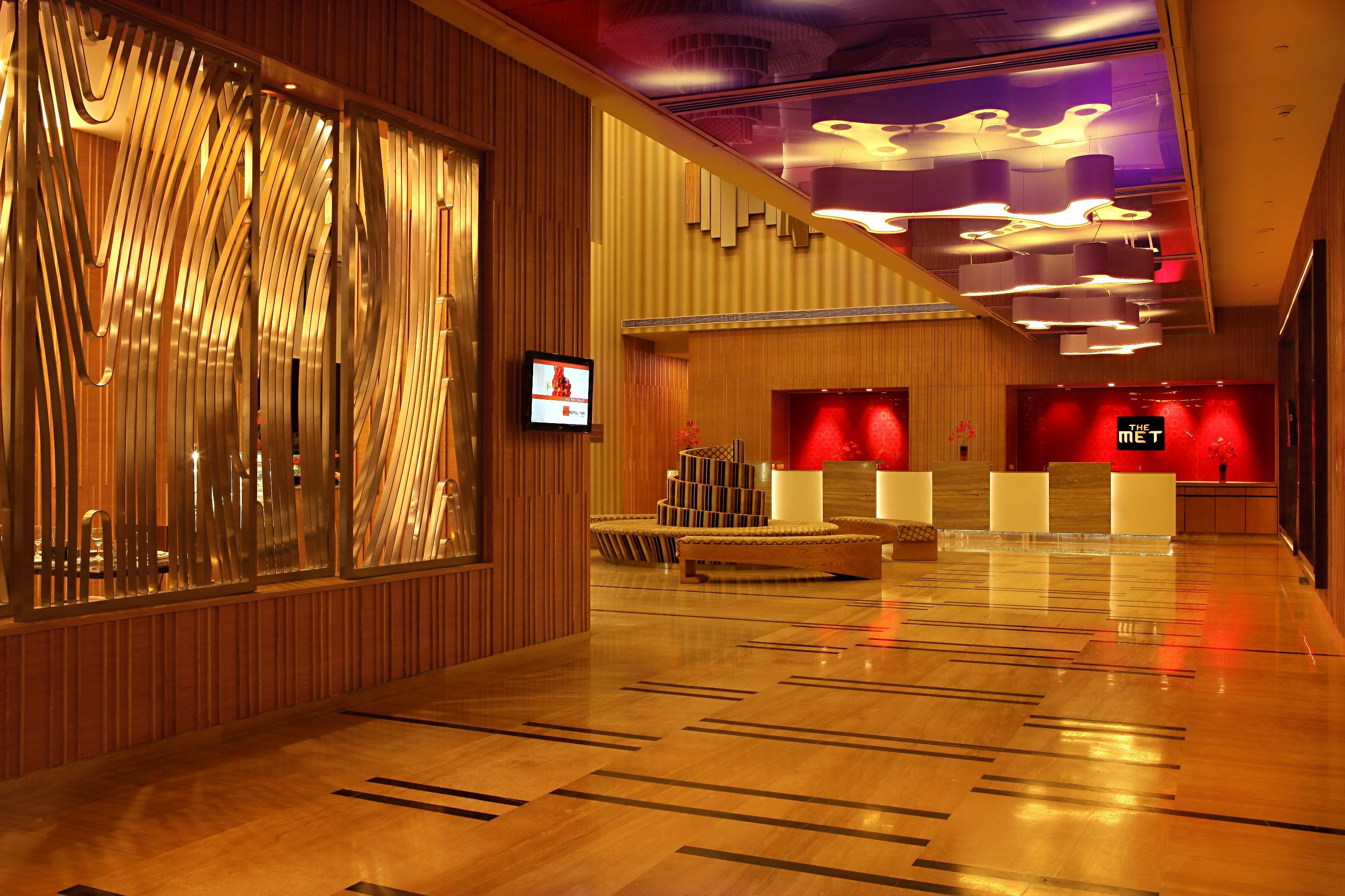 Vista Lobby The Metropolitan Hotel and Spa New Delhi