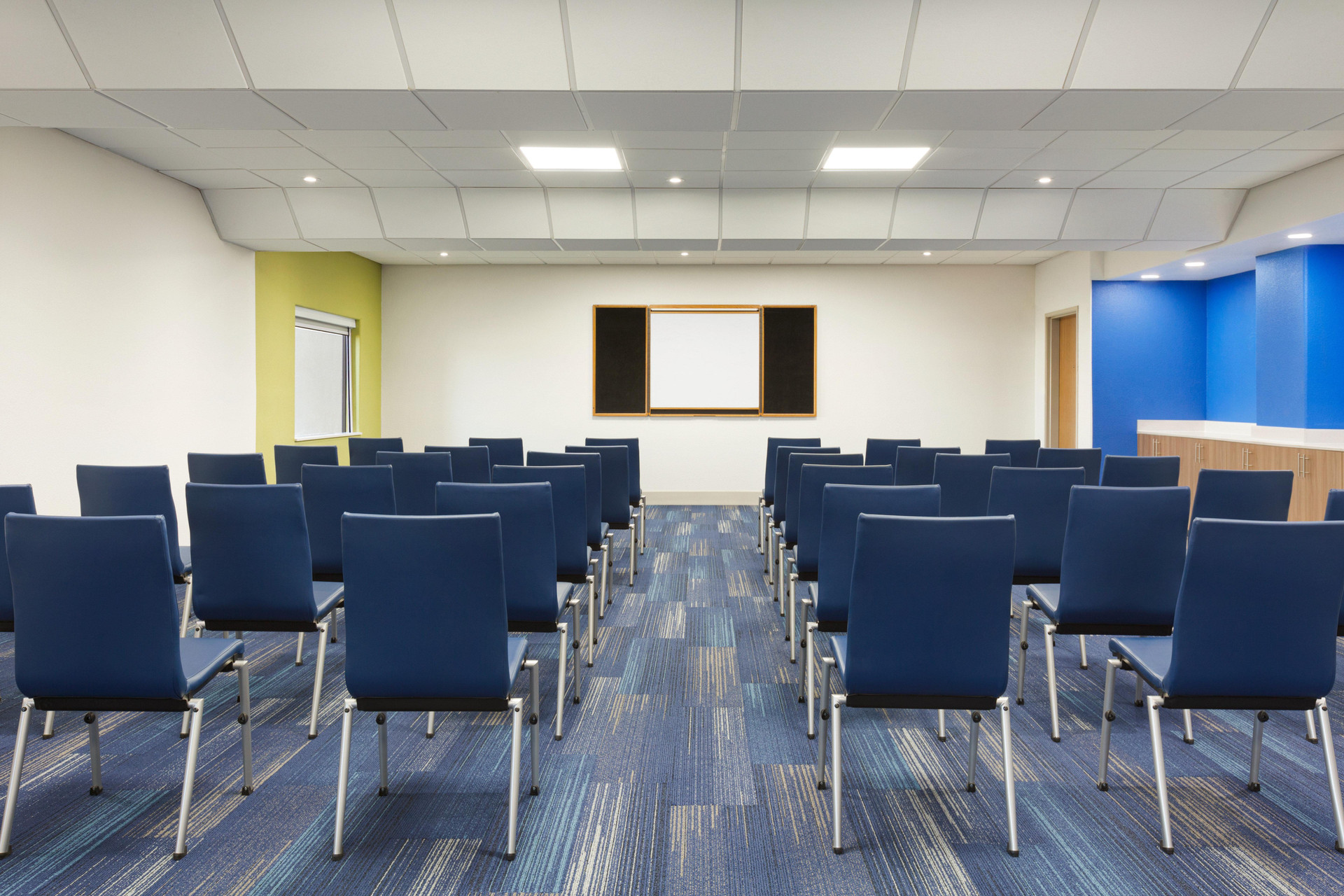 Centro de Negocios Holiday Inn Express Mission McMallen