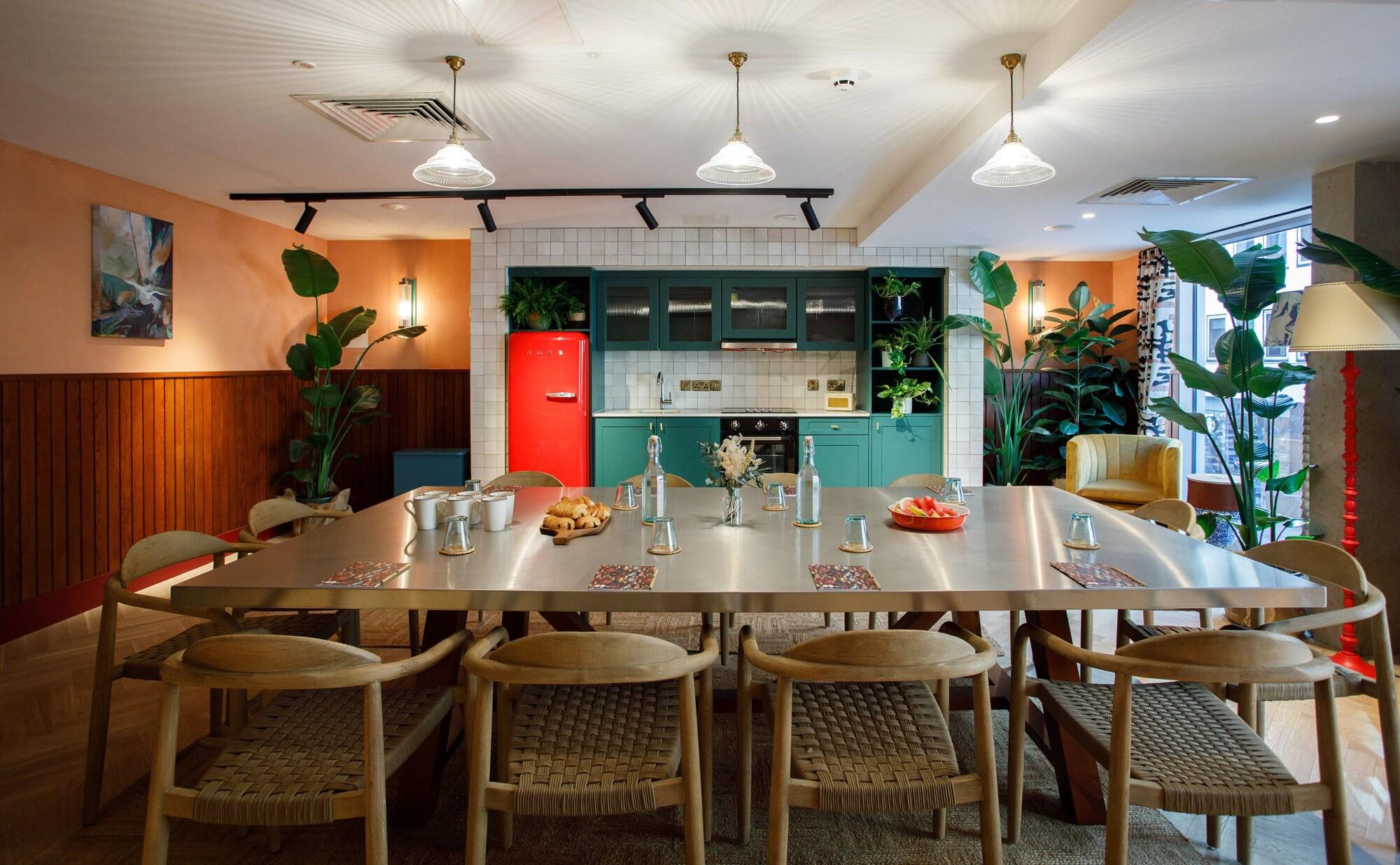 Sala de Reuniones Second Nature Belfast Hometel