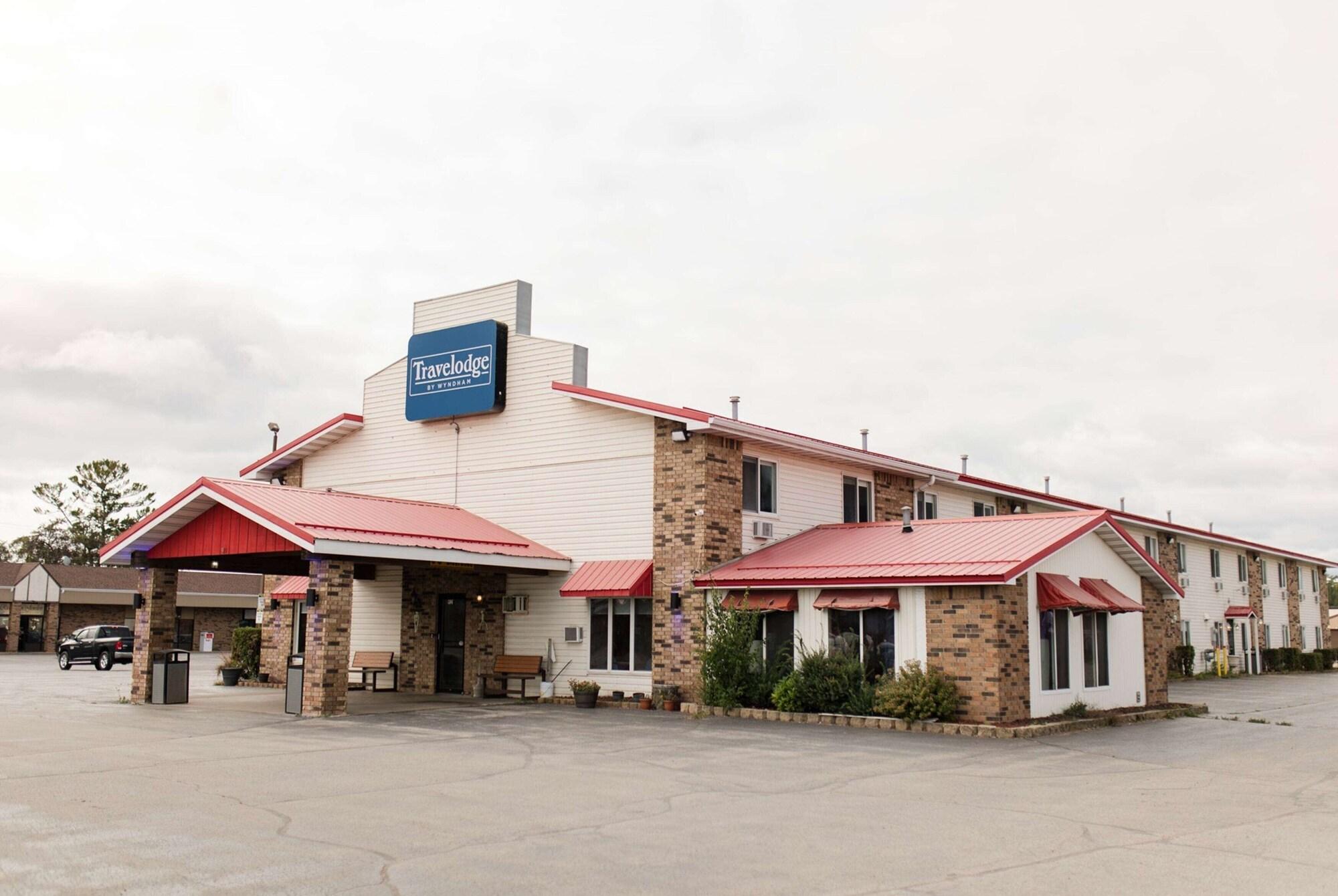 Vista Exterior Travelodge by Wyndham Escanaba