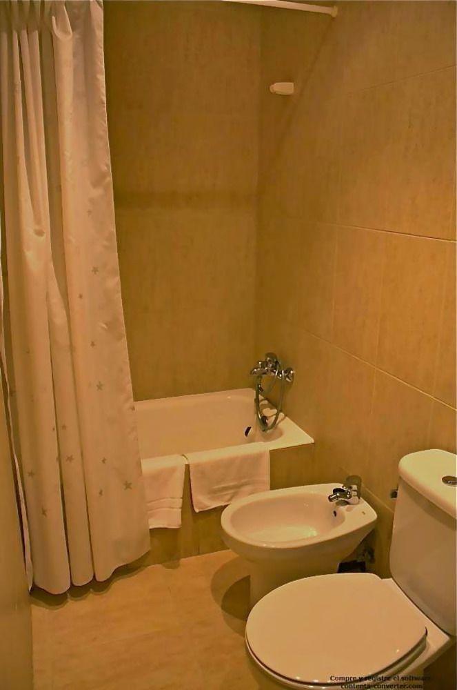 Equipamiento de Habitación Hostal del Carmen