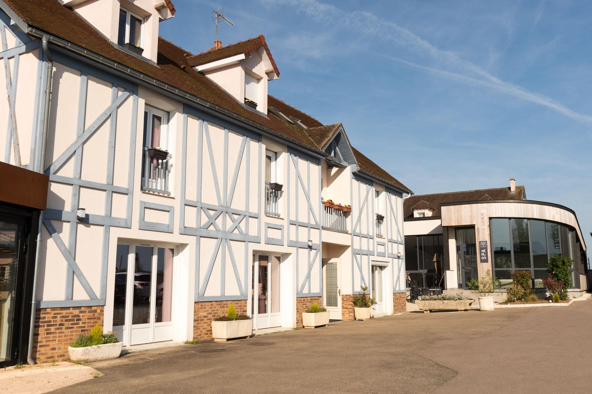 Varios Aux Maisons (Relais du Silence)