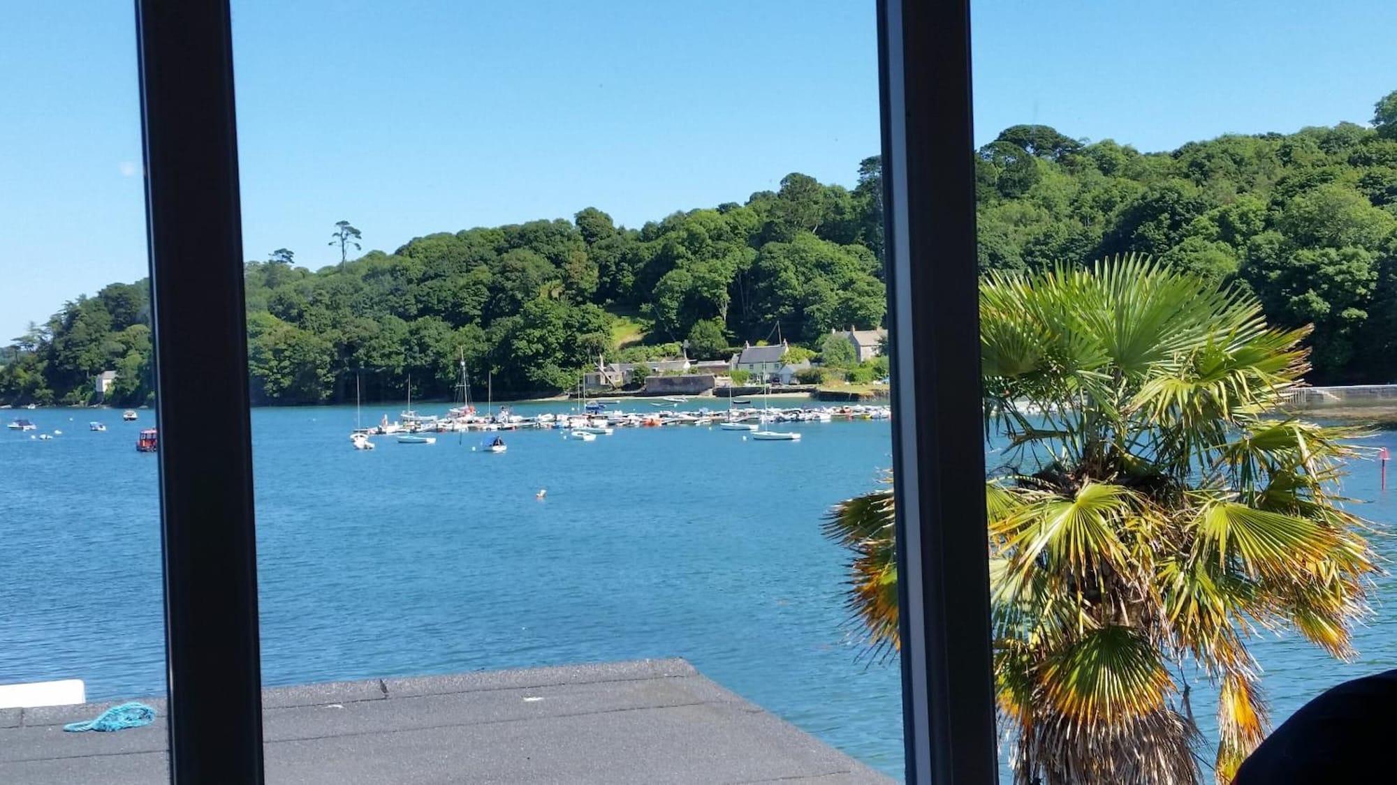 Varios Mandeley Guest House