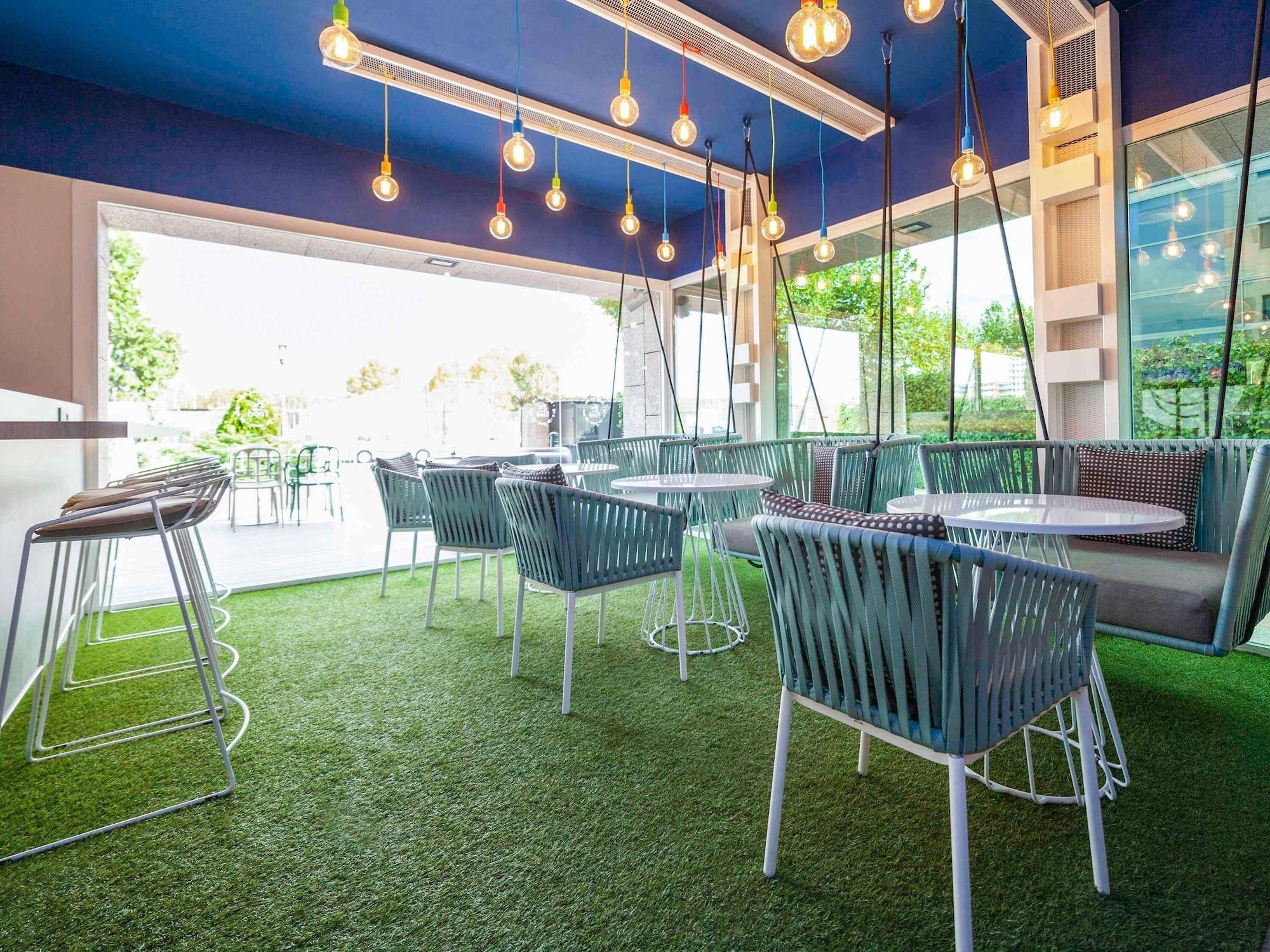 Vista Exterior ibis Alcalá de Henares la Garena