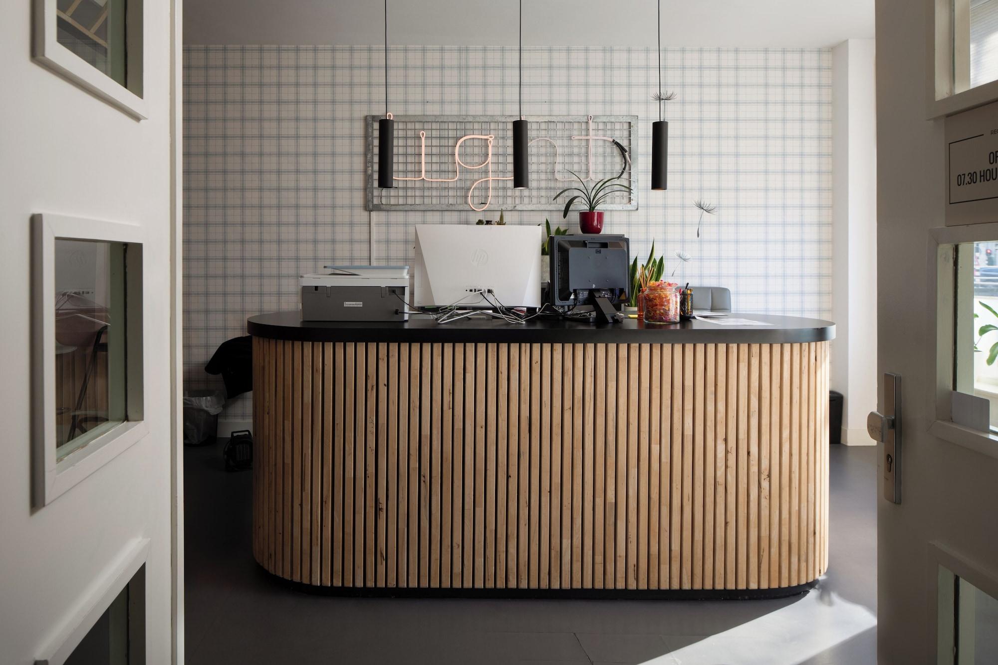 Varios Hotel Light