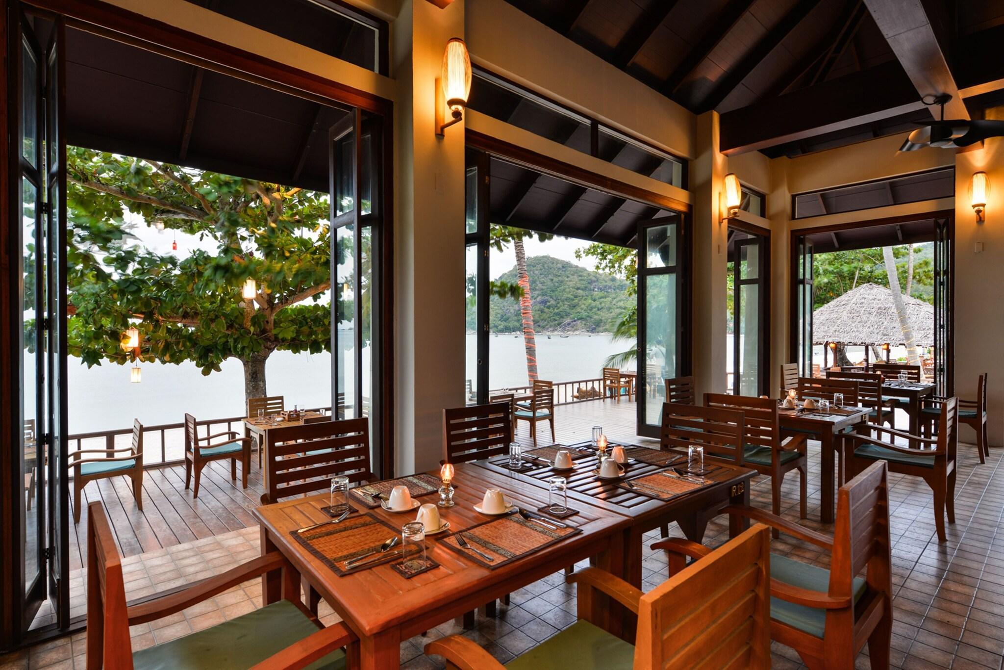 Restaurant PingChan Koh Phangan Beachfront Resort