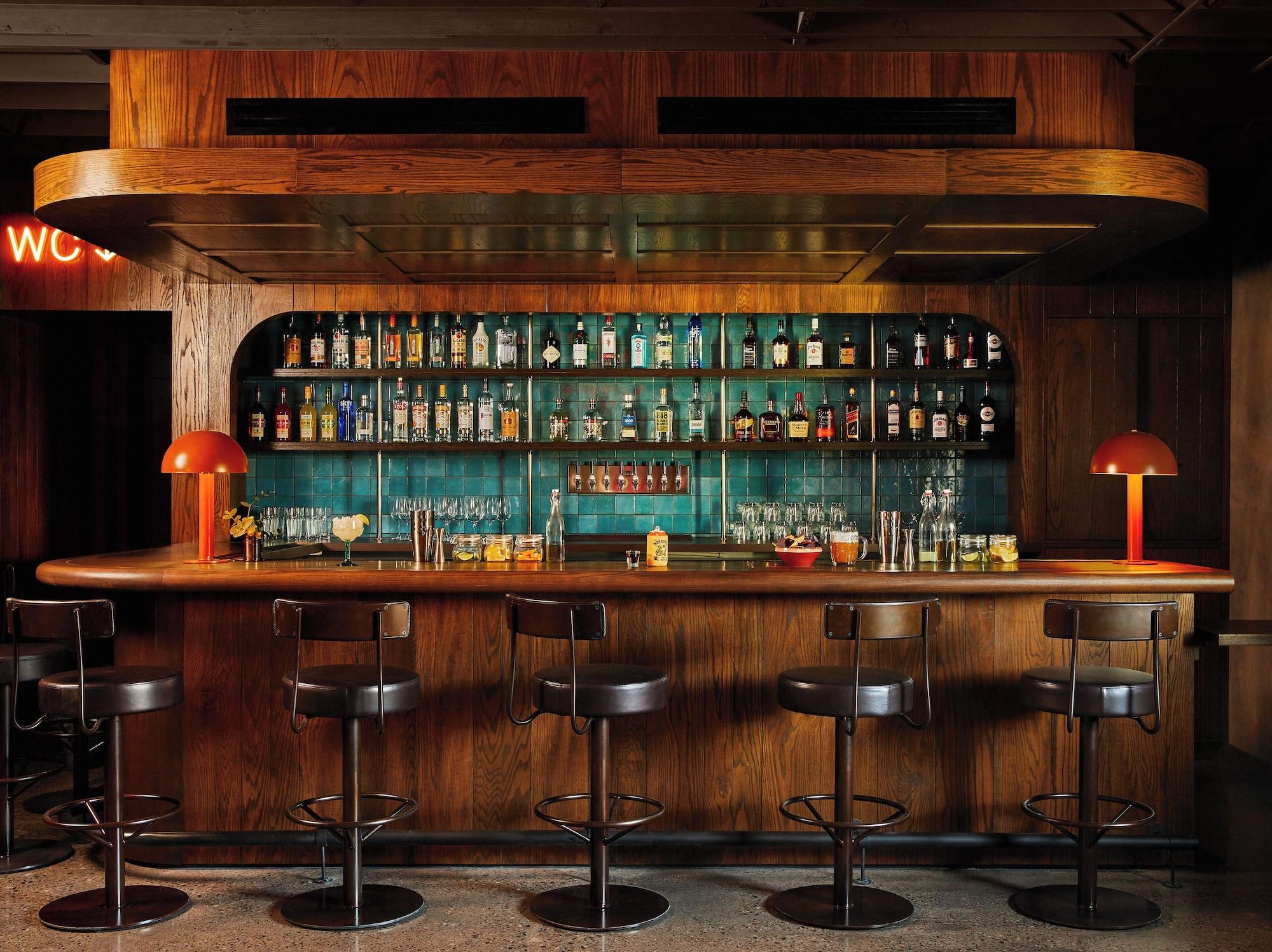 Bar/Salón Trailborn Grand Canyon