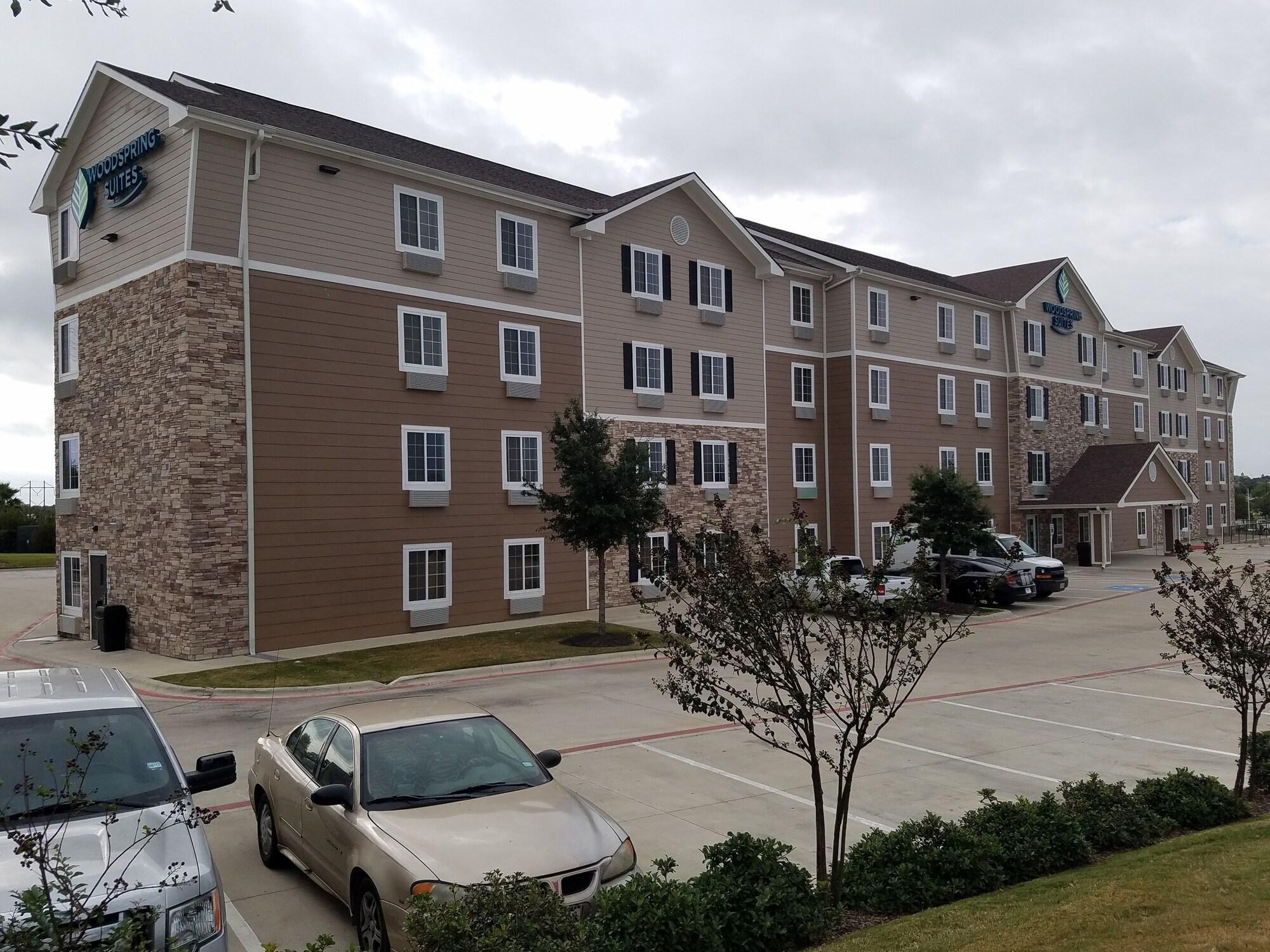 Vista Exterior WoodSpring Suites College Station