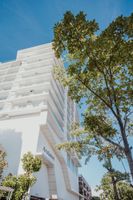 Alojamiento - The Aru Hotel at Aru Suites