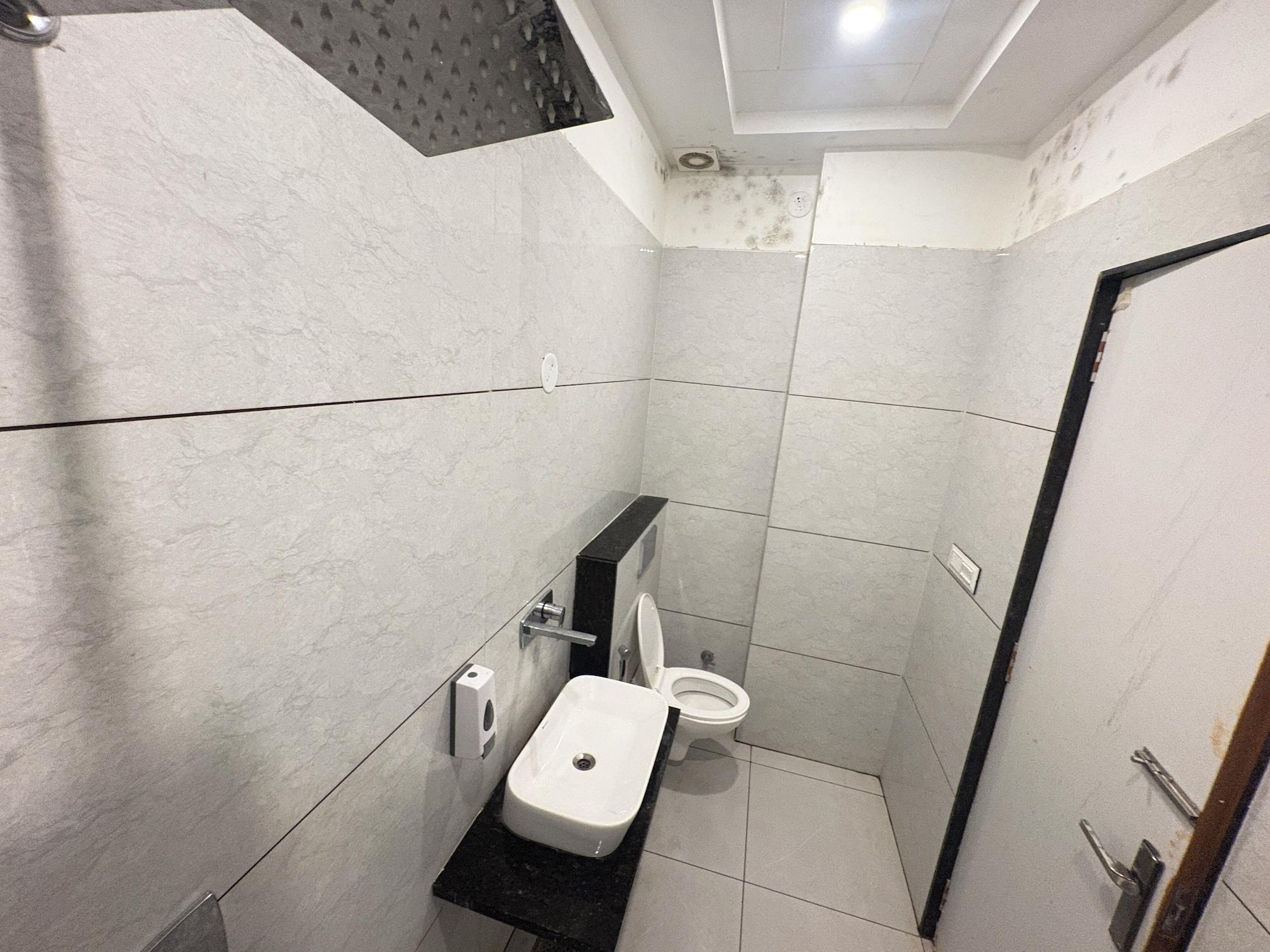 Equipamiento de Habitación Hotel Shree Shyam alok Khatoo