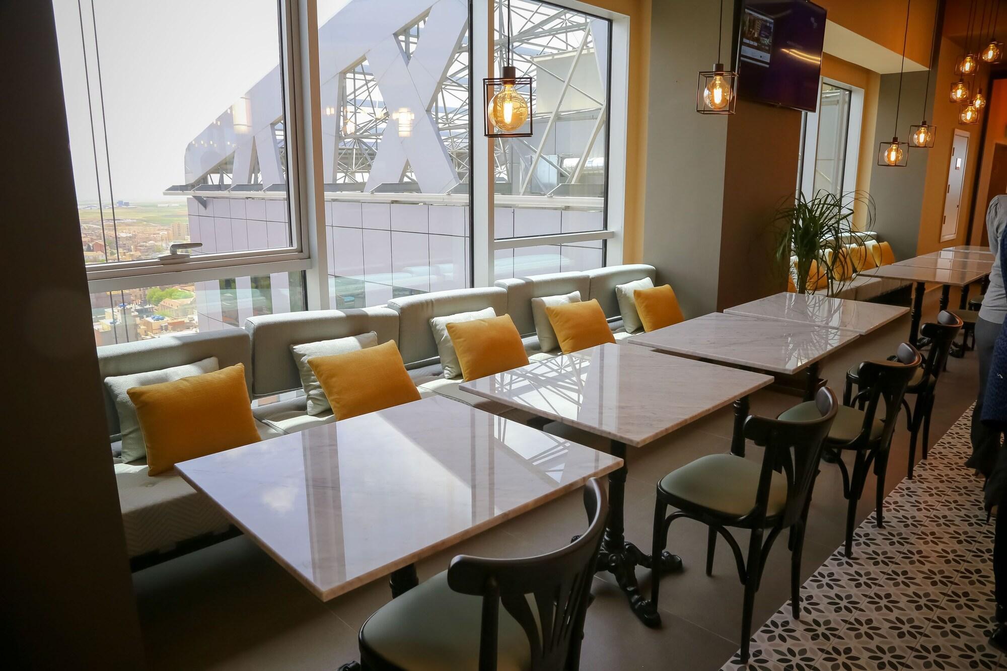 Restaurant Park Mall Hotel & Conference Center