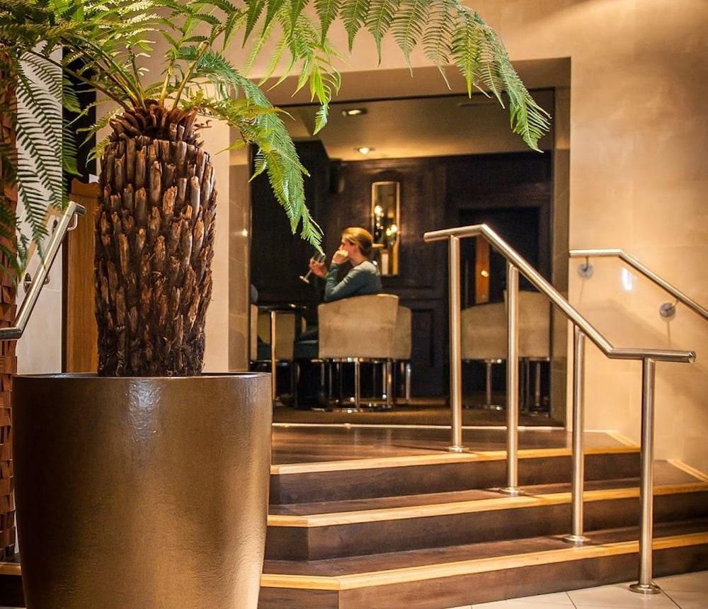 Vista Lobby The Fenwick Hotel