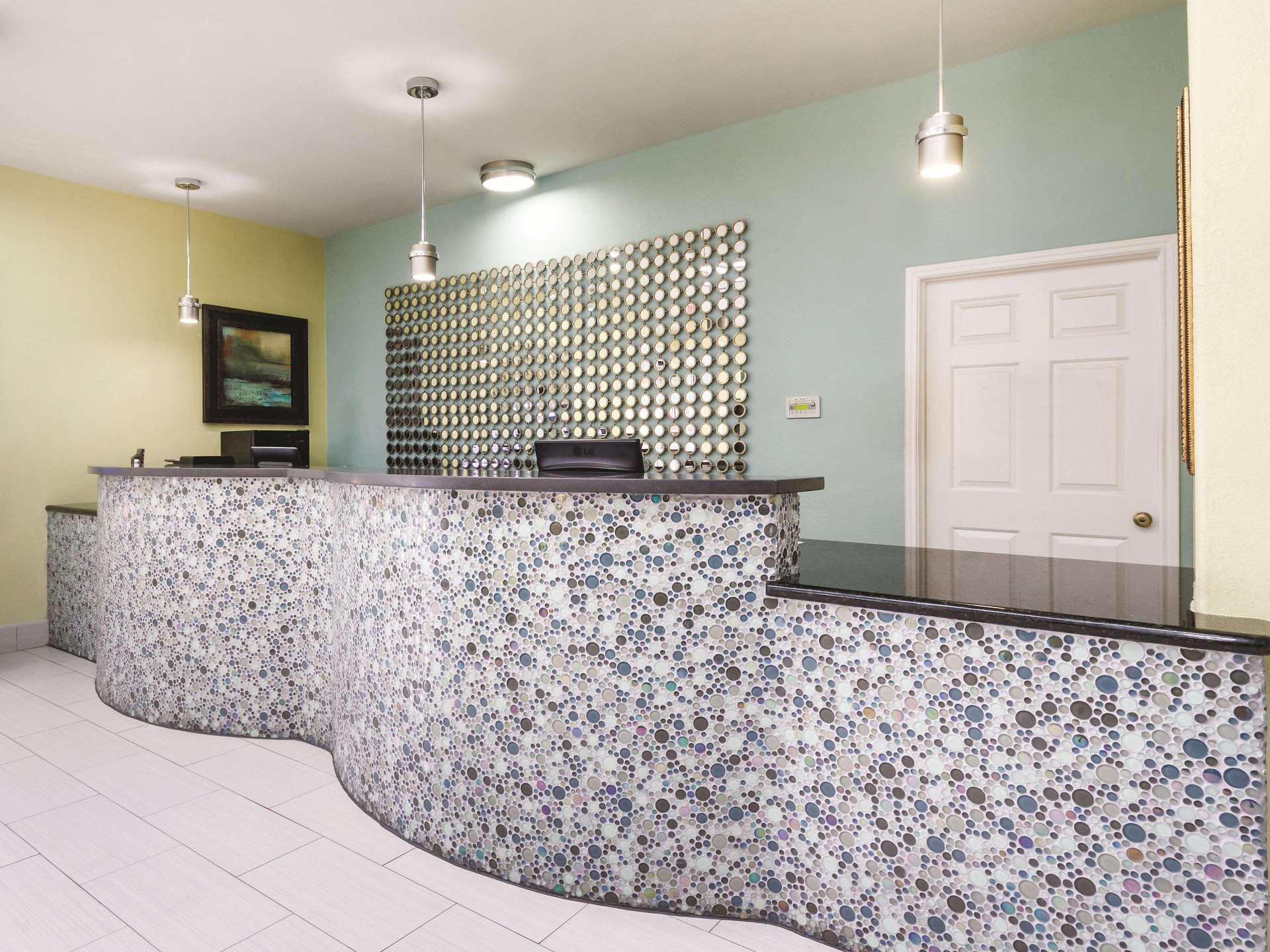 Vista Lobby La Quinta Inn & Suites By Wyndham Pharr Rgv Medica
