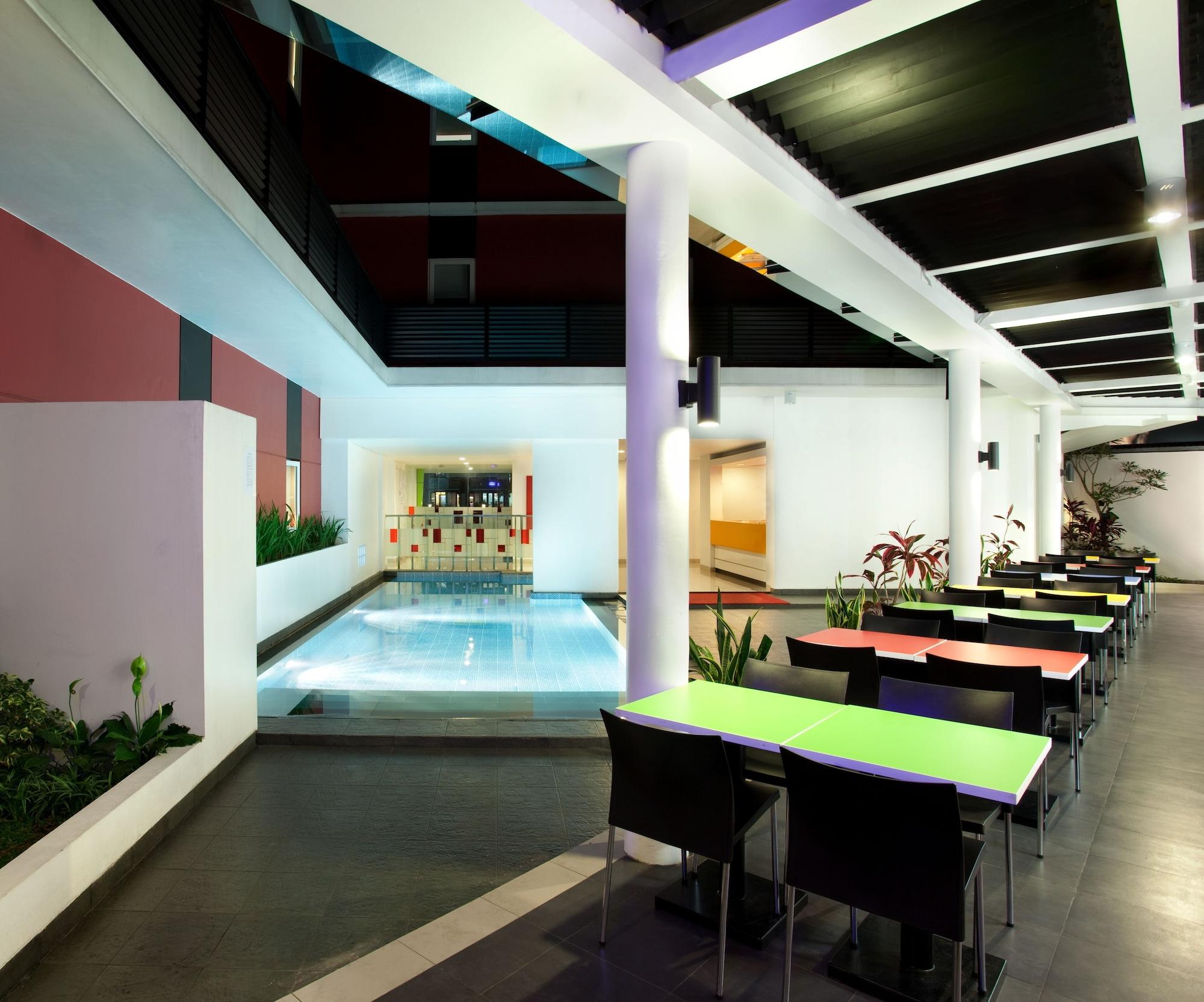 Restaurant Amaris Hotel Cimanuk Bandung