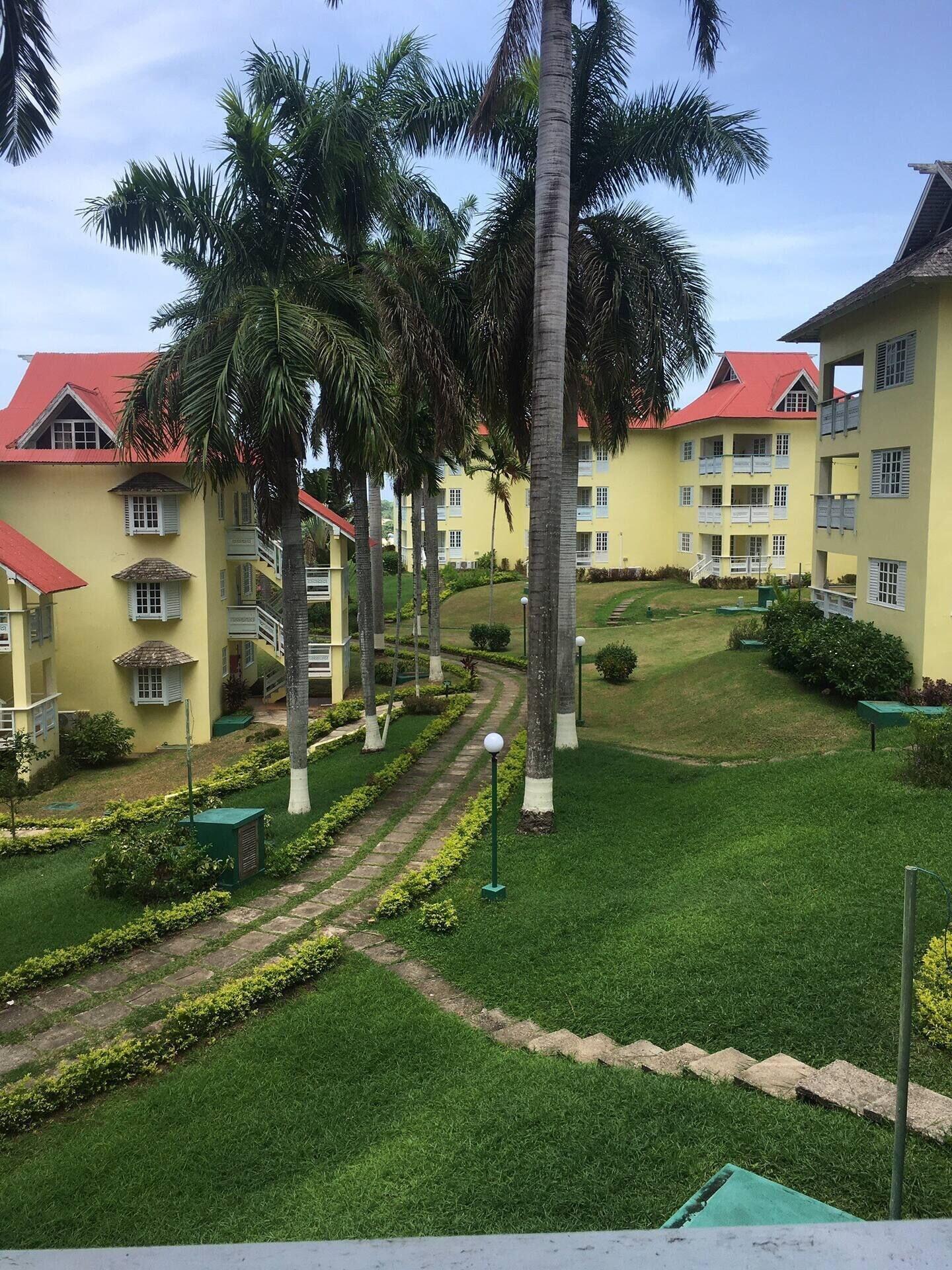 Vista Exterior Endless Summer Brookside