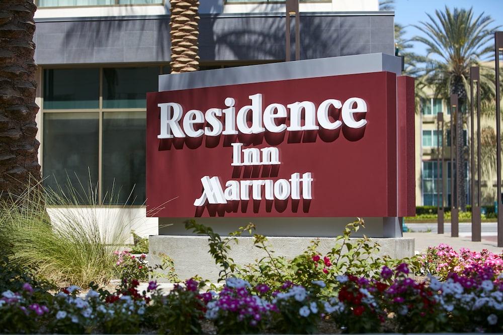 Vista da fachada Residence Inn by Marriott at Anaheim Resort/Convention Cntr