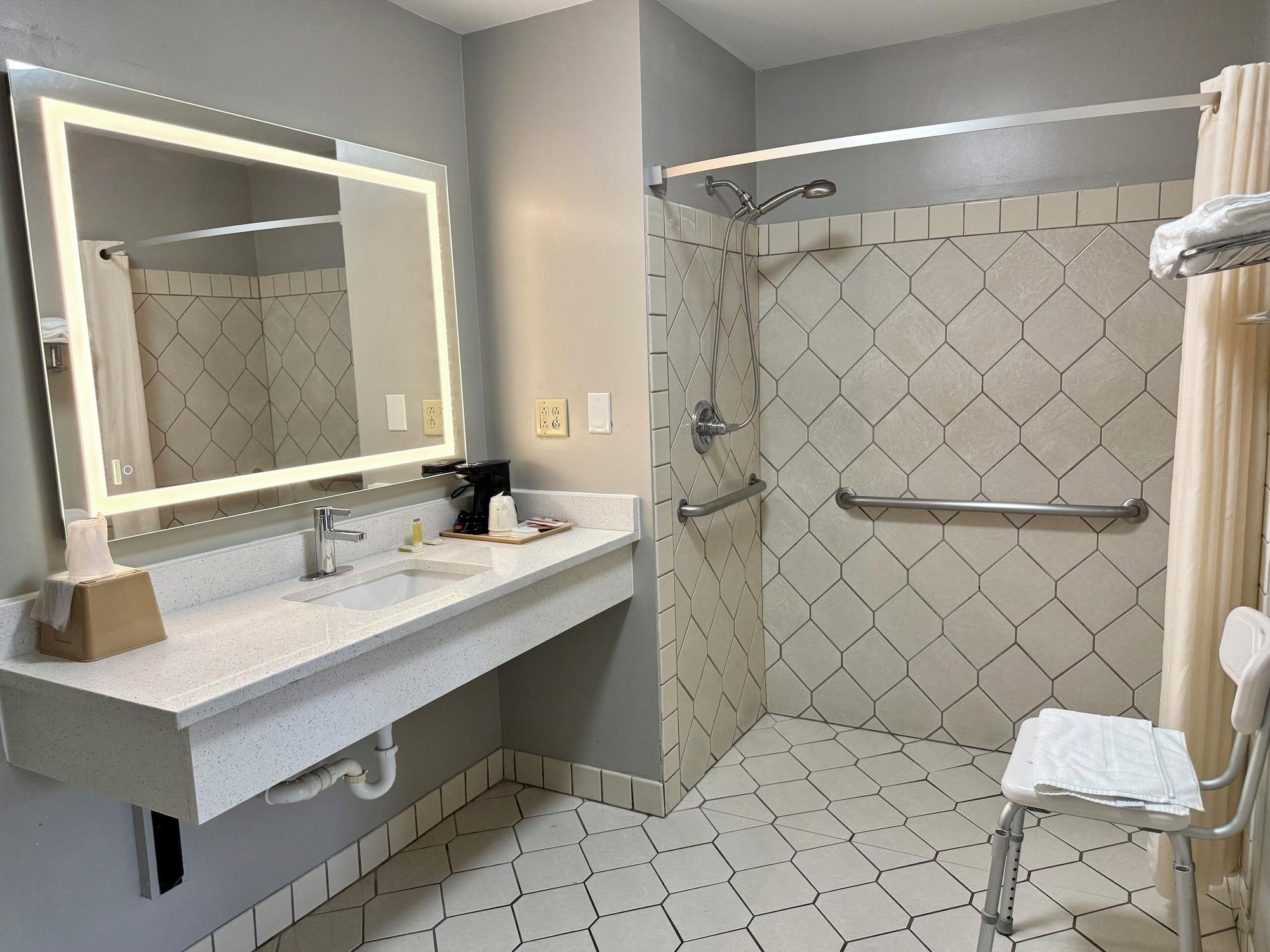 Equipamiento de Habitación Super 8 by Wyndham Ft. Oglethorpe GA/Chatt TN Area