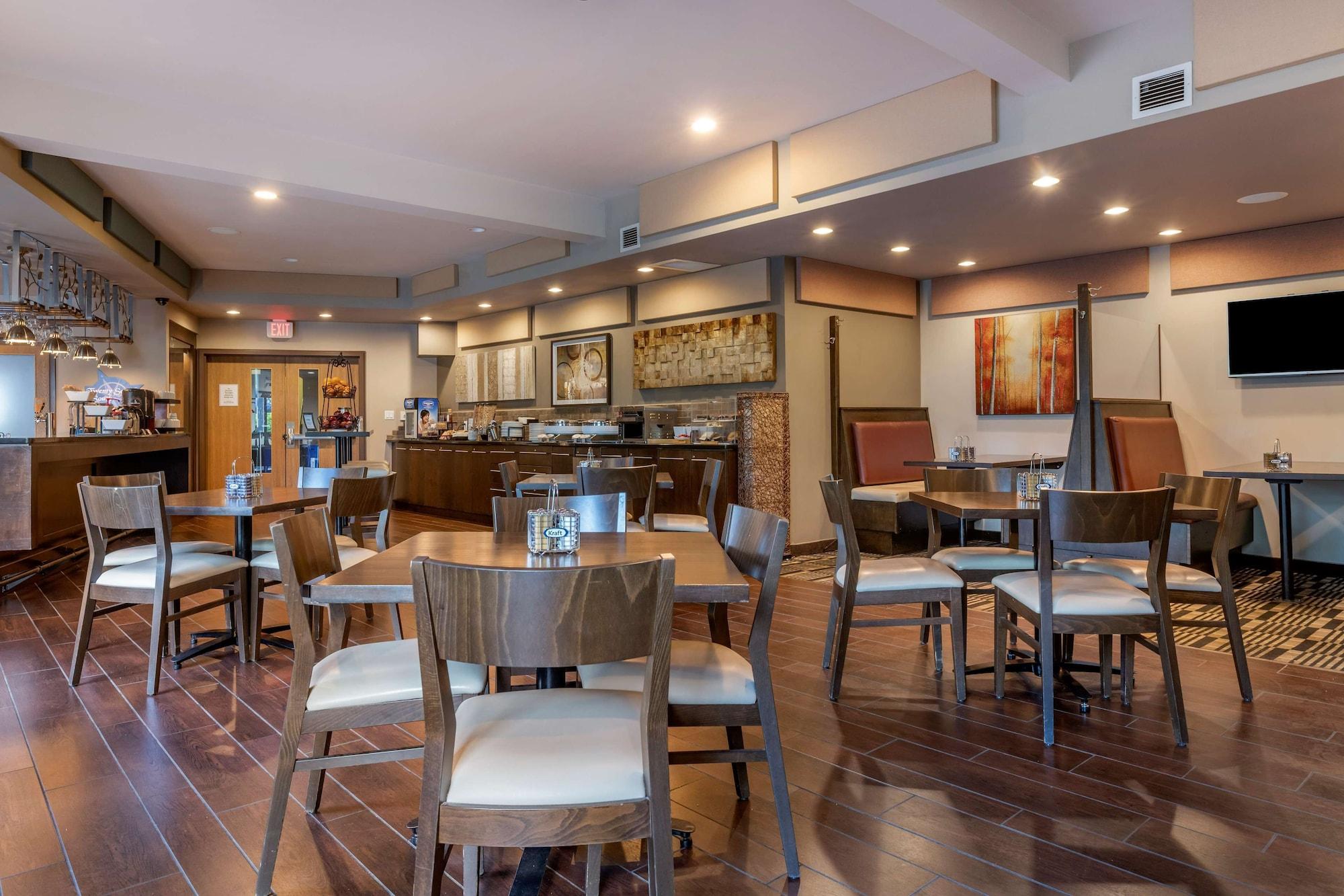 Restaurant Best Western Plus Bridgewater Hotel & Convention Centre