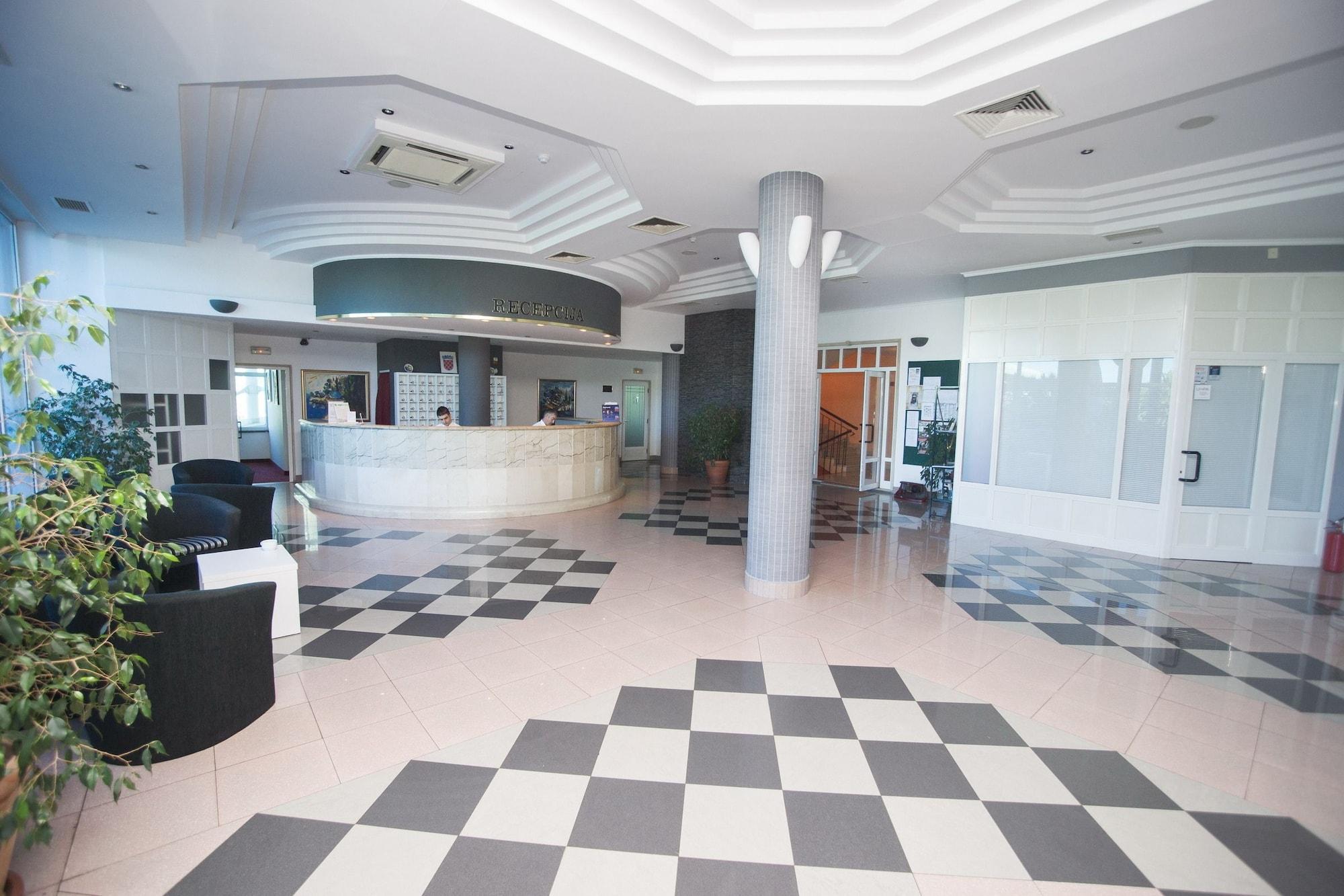 Vista Lobby Hotel Petka