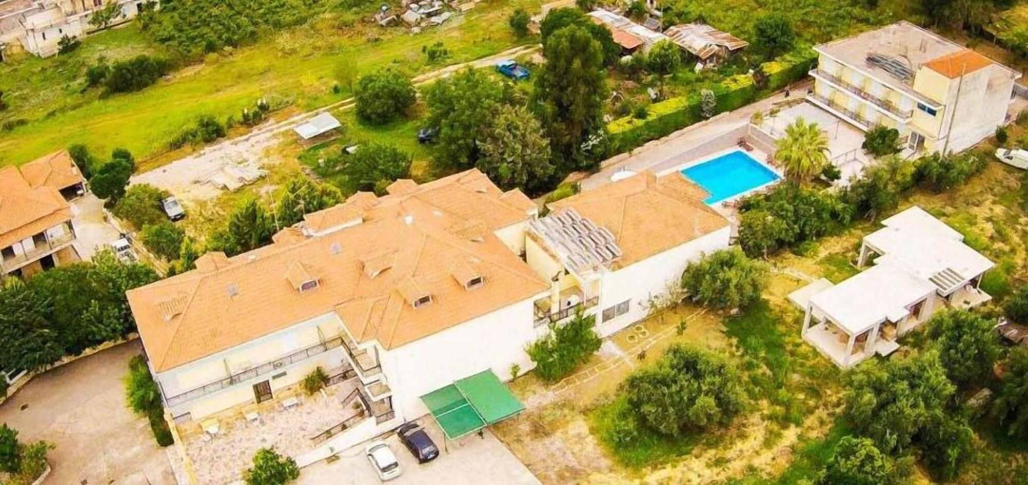 Vista Exterior Athina Hotel