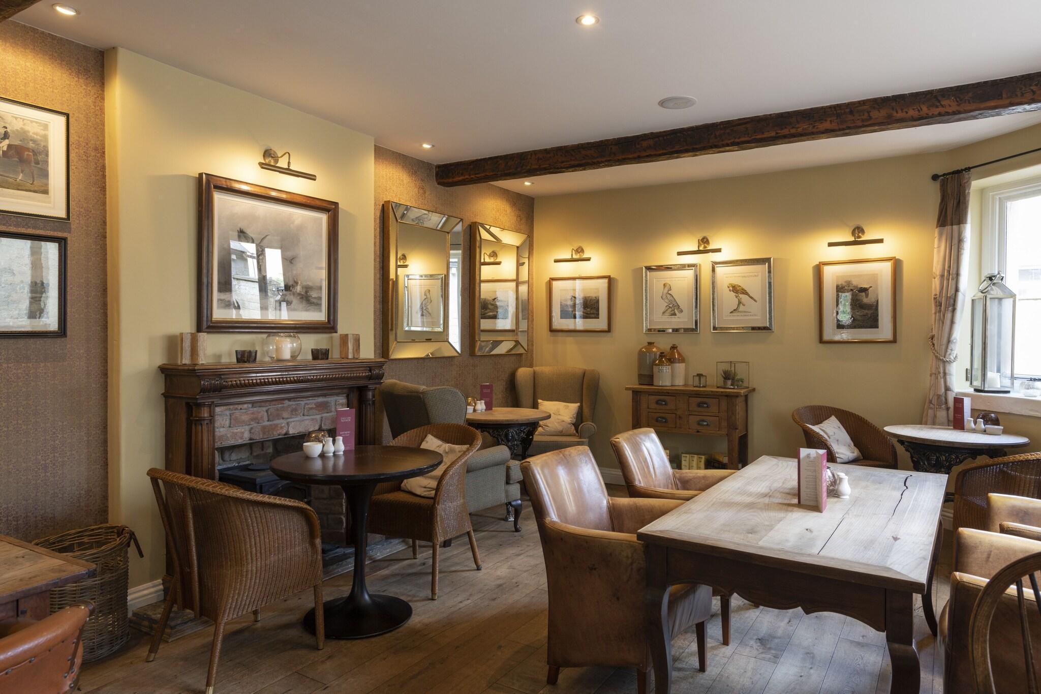 Bar/Salón Falcon Manor Hotel